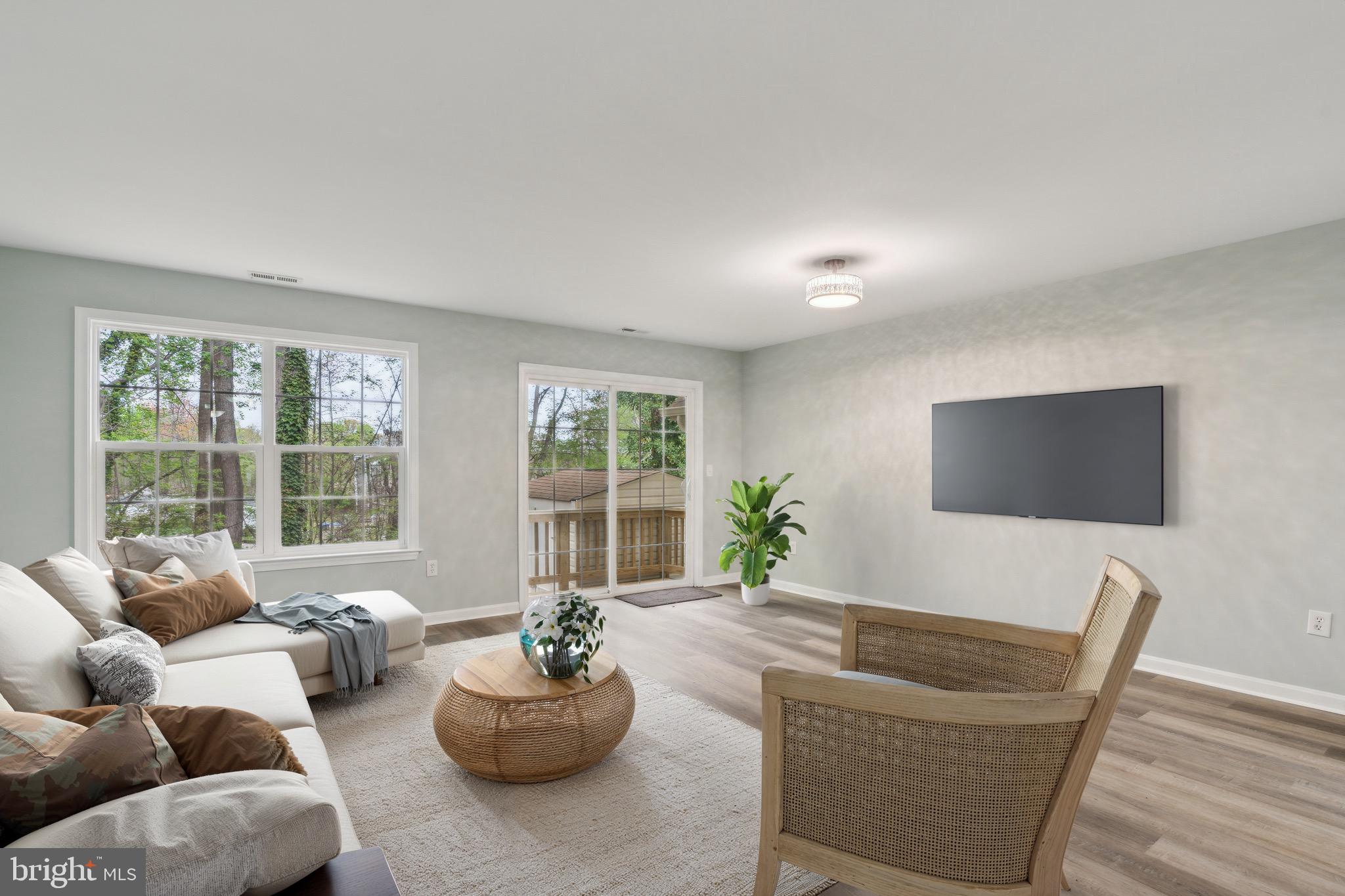 BAYSIDE TOWNHOUSES - Residential