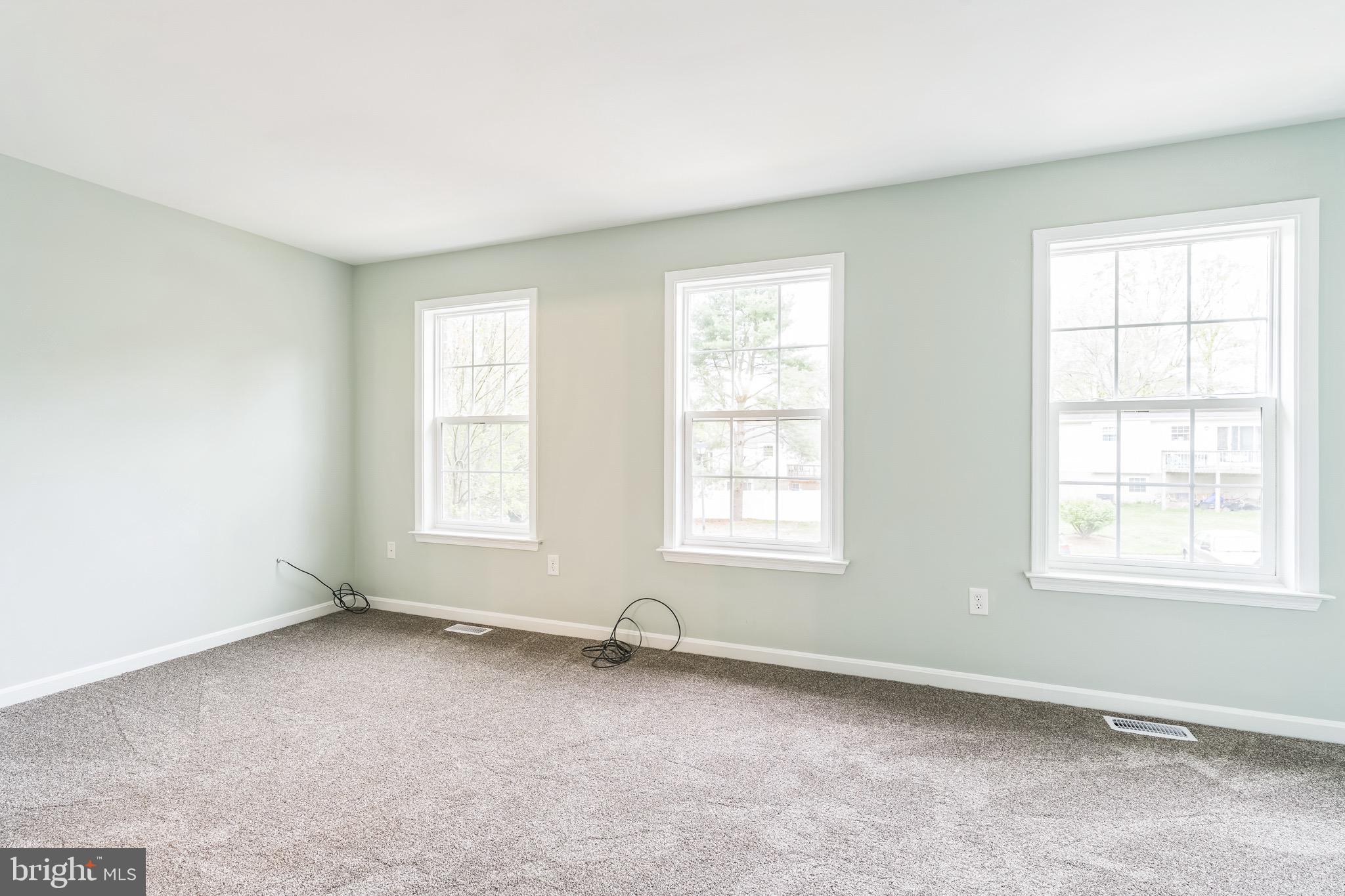 BAYSIDE TOWNHOUSES - Residential