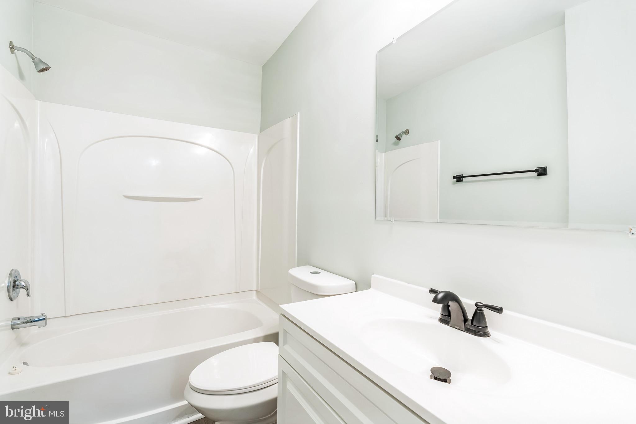 BAYSIDE TOWNHOUSES - Residential