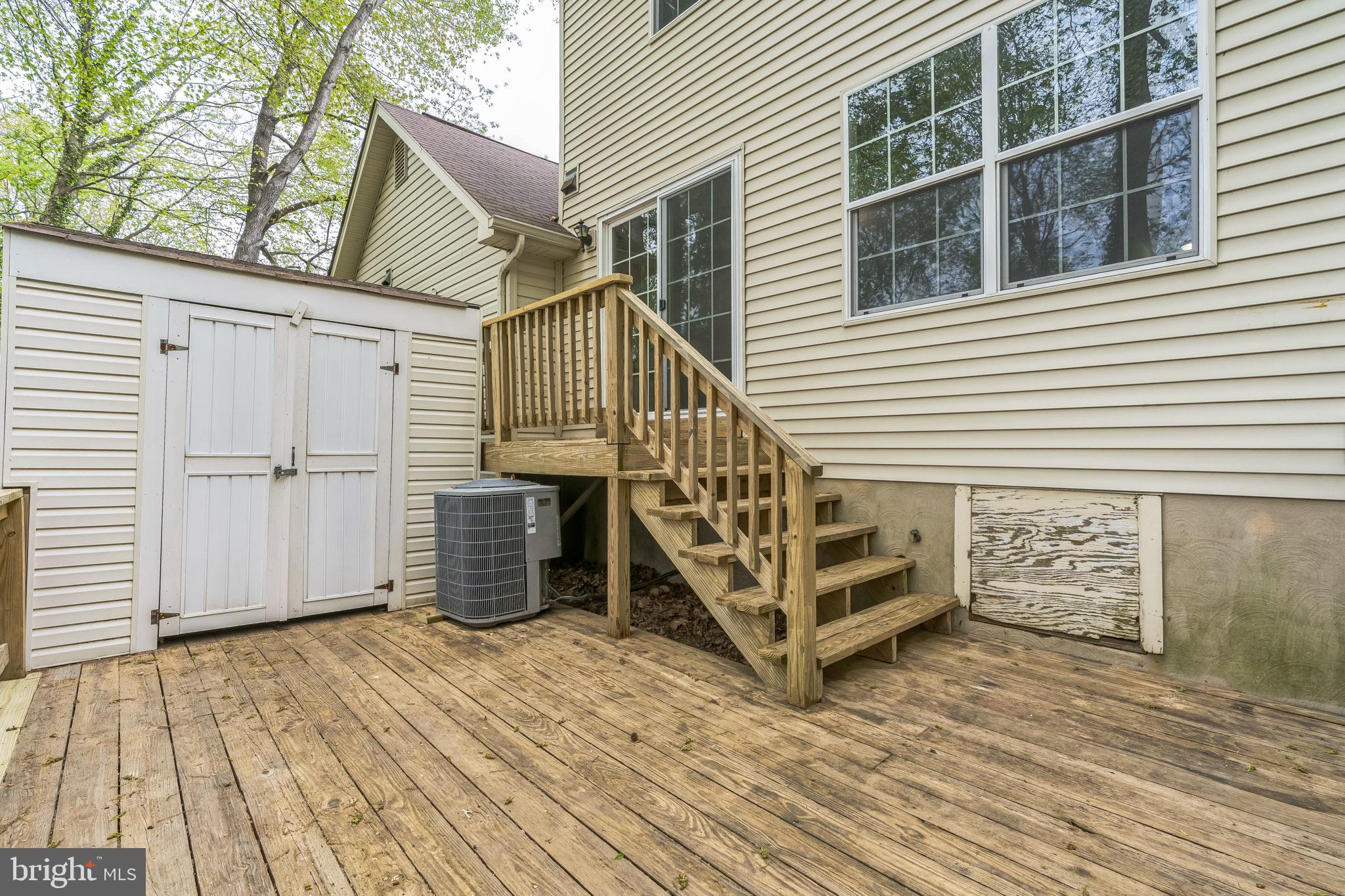 BAYSIDE TOWNHOUSES - Residential
