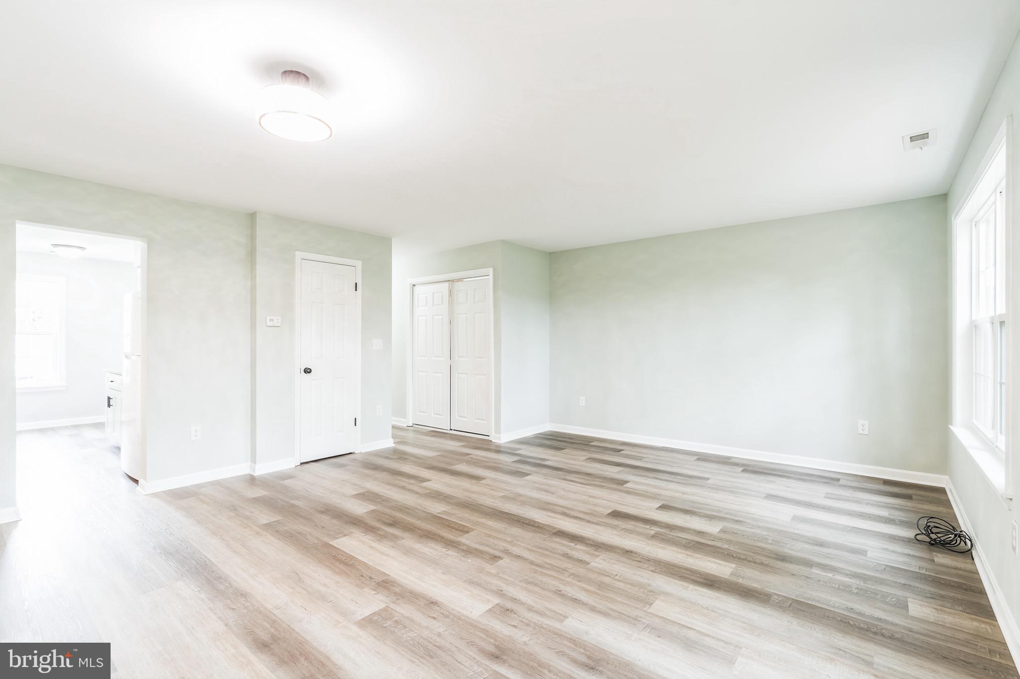 BAYSIDE TOWNHOUSES - Residential