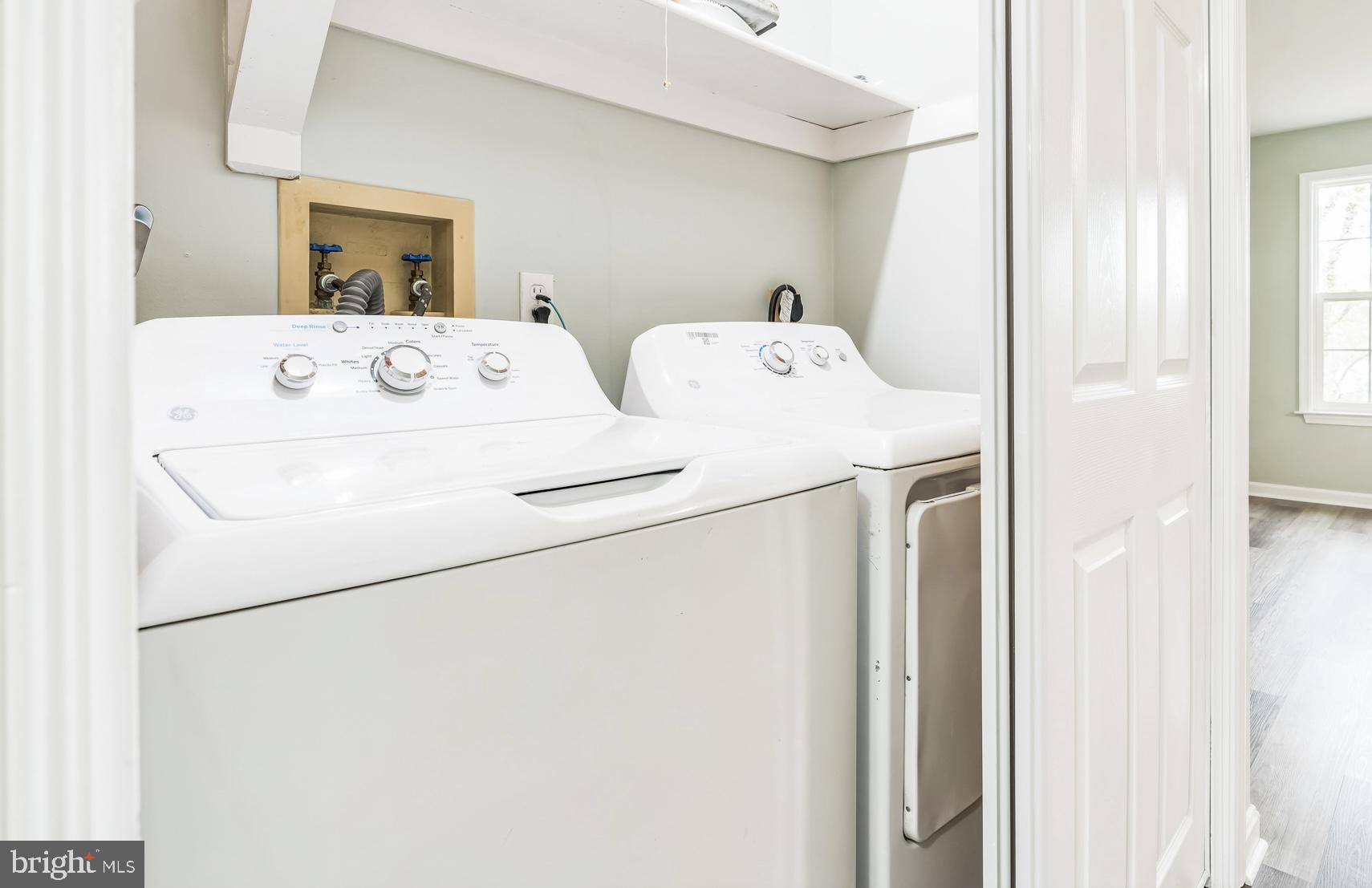 BAYSIDE TOWNHOUSES - Residential