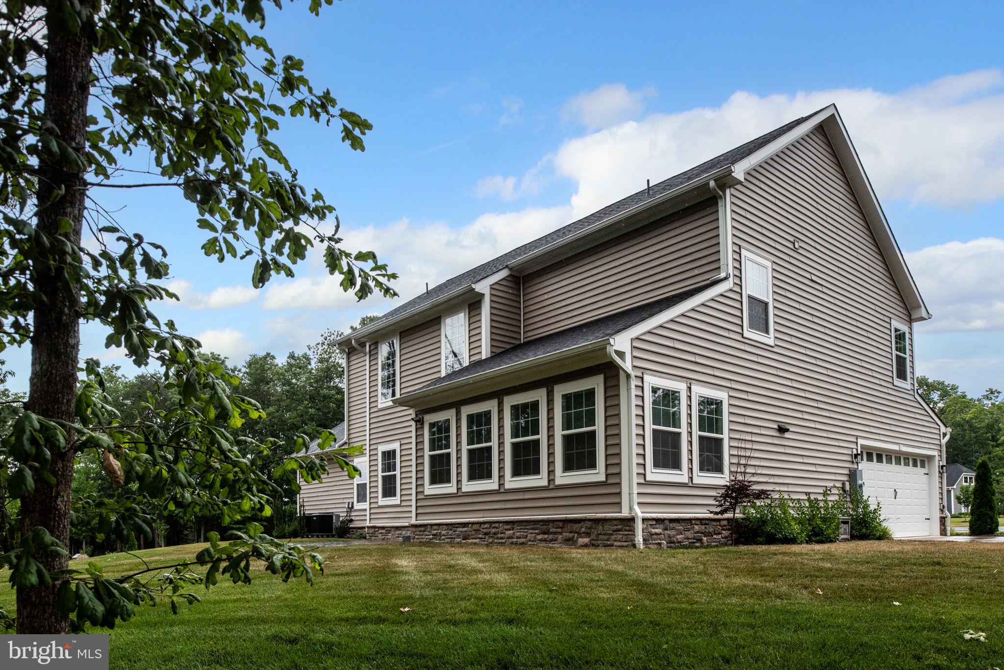 FAWN LAKE - Residential Lease