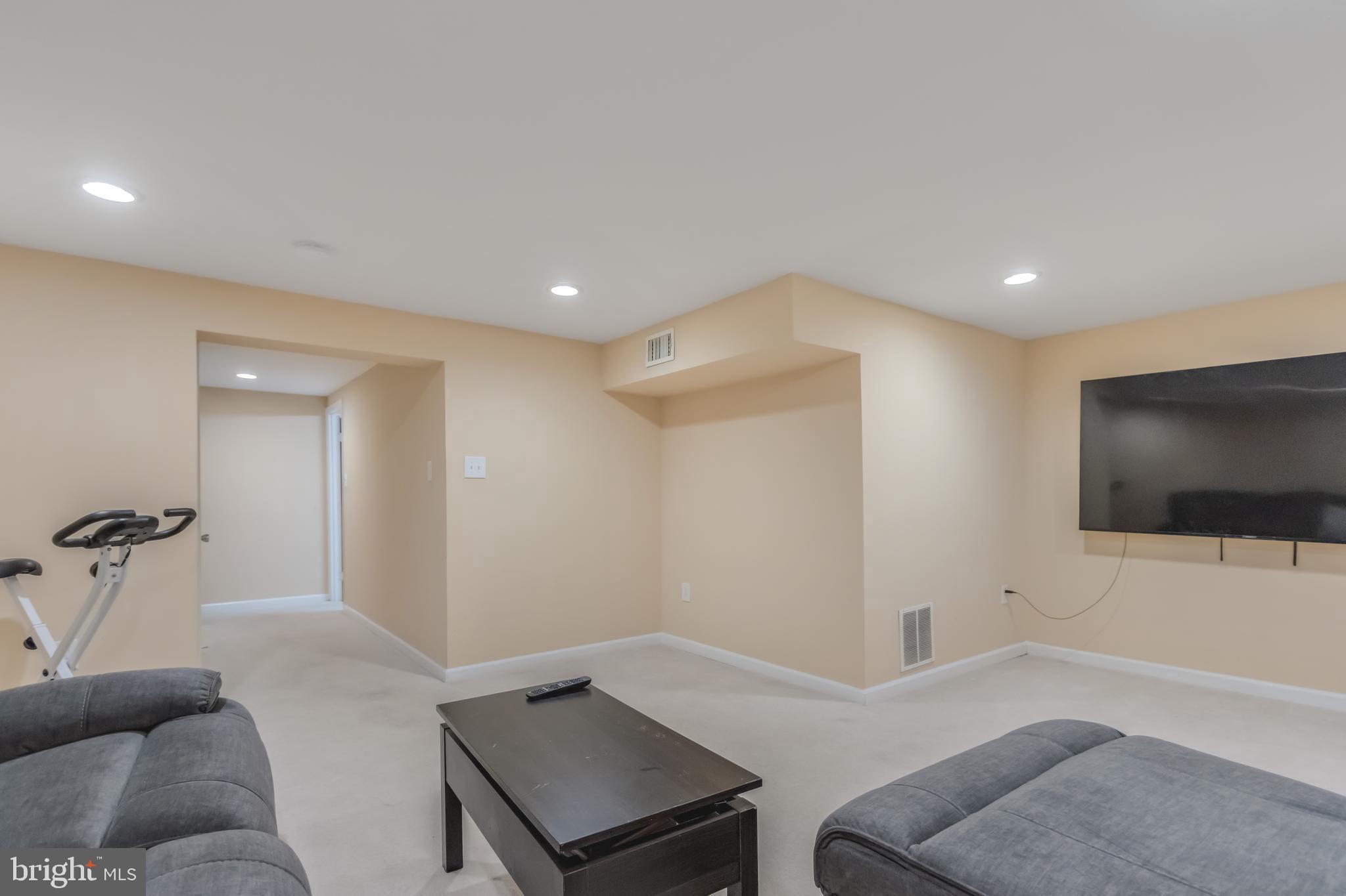 THOUSAND OAKS - Residential