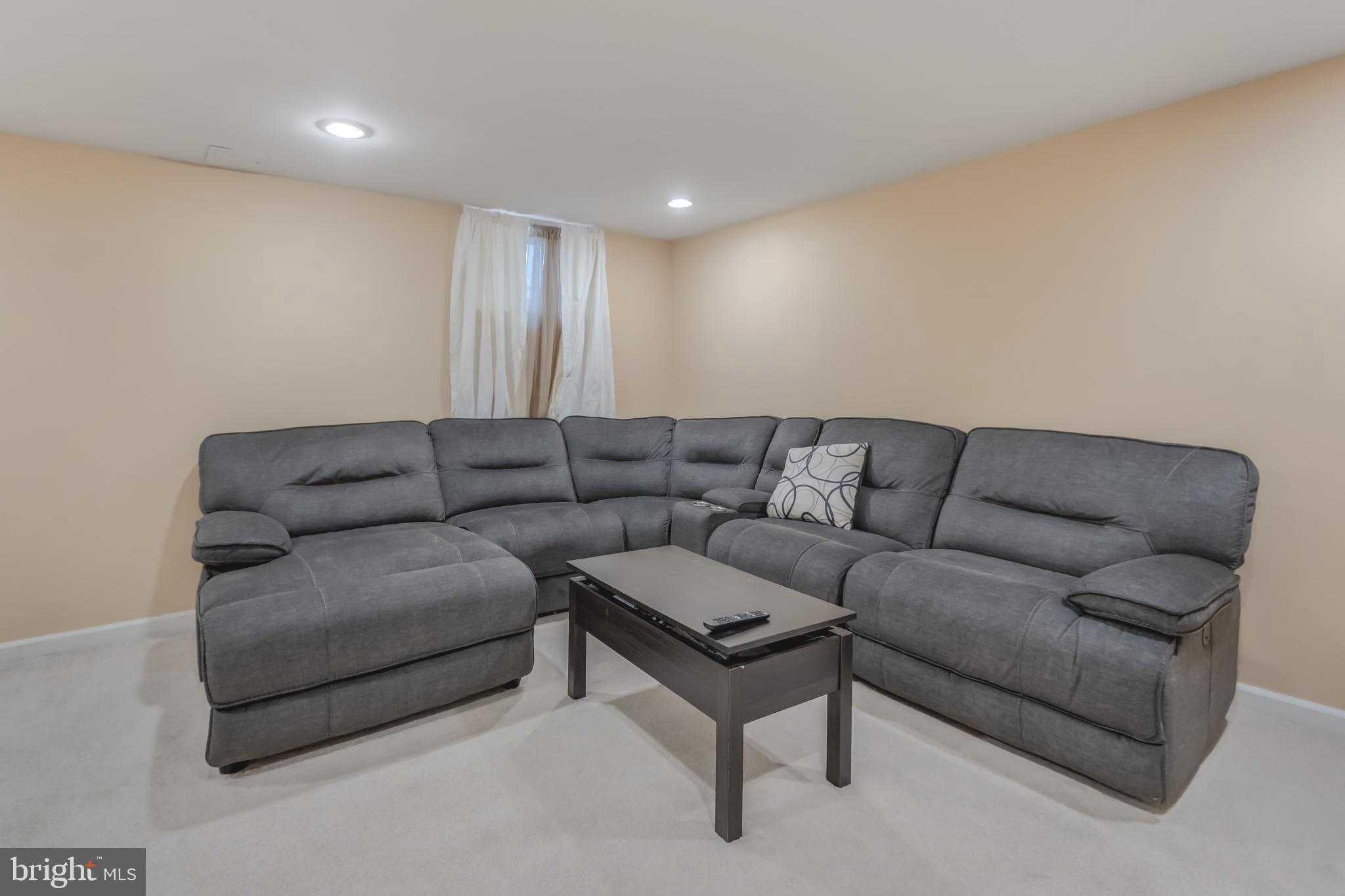 THOUSAND OAKS - Residential