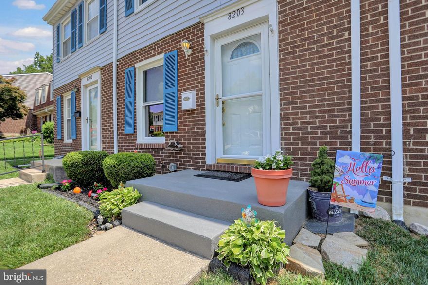 THERE IS A THEME TO THIS HOME AND IT'S NEW.... NEW HVAC, ROOF (2018)
SLIDING GLASS DOORS, WINDOWS, FENCE 6ft. WOODEN FENCE, DISHWASHER,GARBAGE DISPOSLE, INTERIOR FRONT DOOR. FRESHLY PAINTED. PHEW!   THIS IS A DELIIGHTFUL HOME IN MOVE-IN CONDITION.  PRIDE ABOUNDS THROUGHT!  LOWER LEVEL PROVIDES ROOM FOR ENTERTAININ. THE BACK YARD AND DECK IS CALLING FOR GRILLING AND PARTYING. HOME OWNERS FEE INCLUDE WATER, POOL ACCESS AND SNOW REMOVAL.  OWNER IS TRANSFERRING AN AHS WARRANTY FOR ONE YEAR! PLEASE DON'T HESITATE THIS IS A GEM!