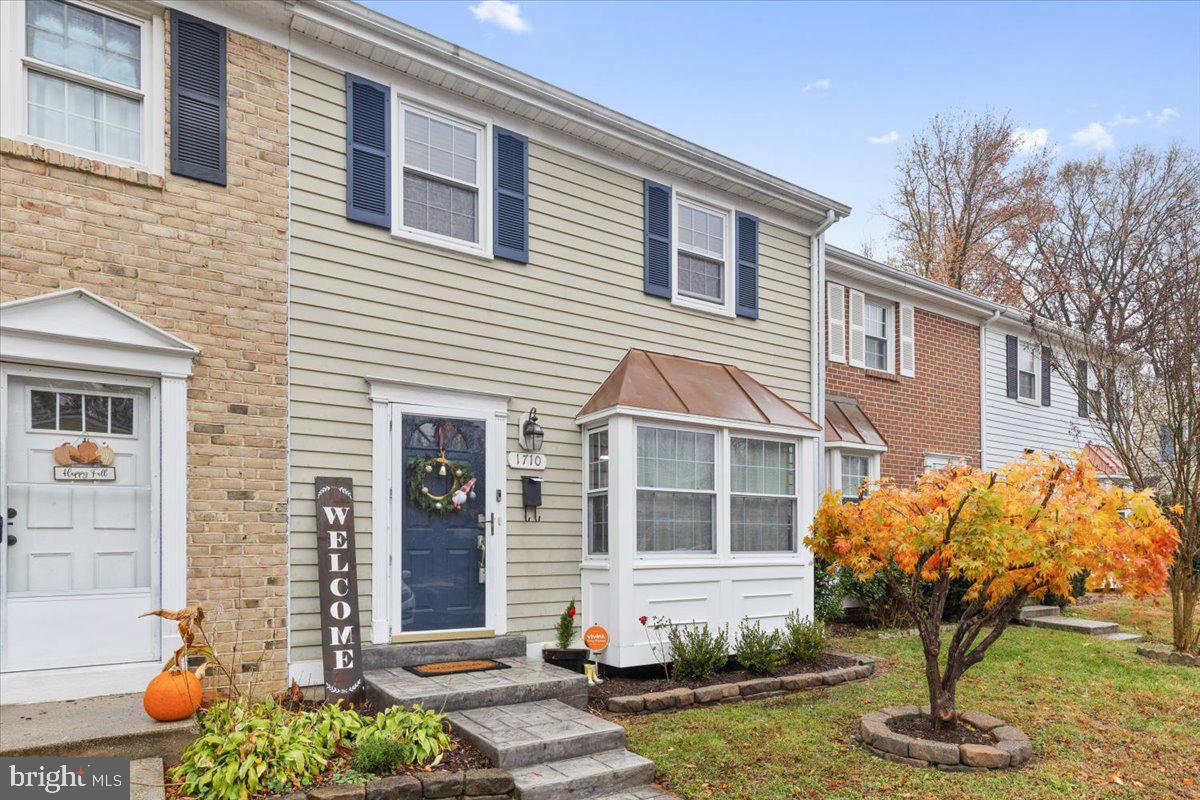 CROFTON SQUARE - Residential