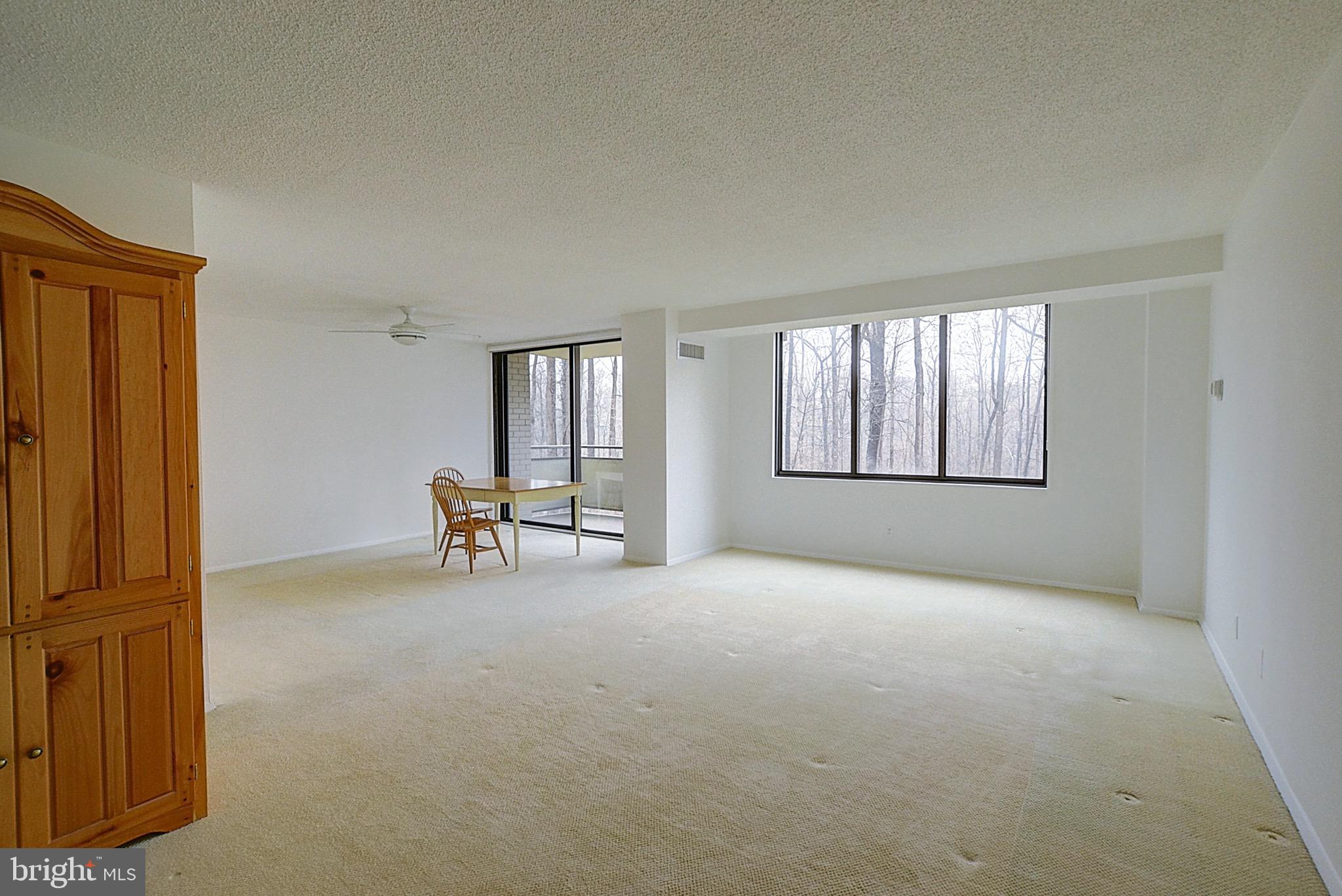 PROMENADE TOWERS - Residential