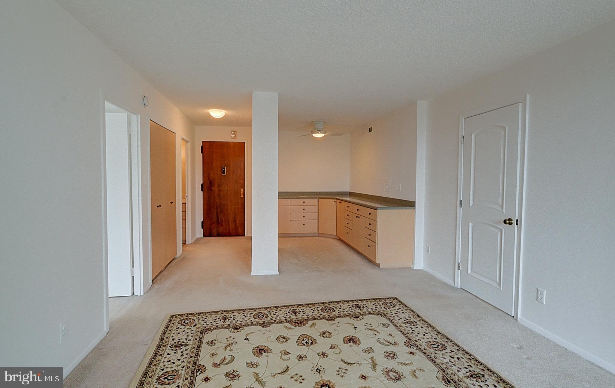 PROMENADE TOWERS - Residential