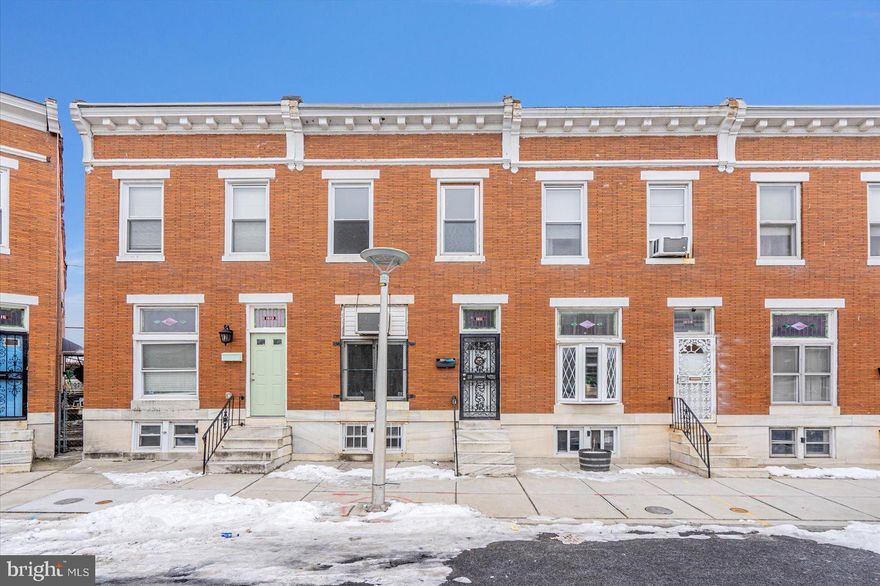 3BR/1.5BA interior townhome located in the Darley Park neighborhood of Baltimore City. This property has wood floors throughout, and is in need of a renovation. Great investment opportunity or owner occupant to renovate and benefit from sweat equity!