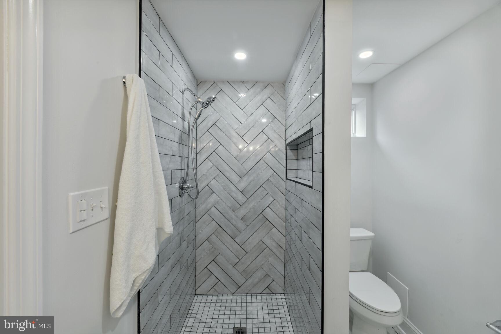 MICHIGAN PARK HILLS - Residential