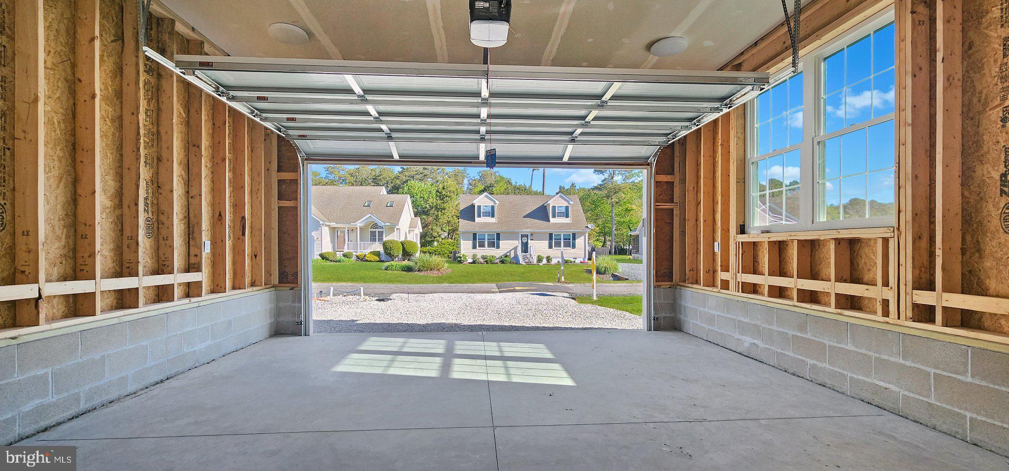 CAPTAIN'S COVE - Residential