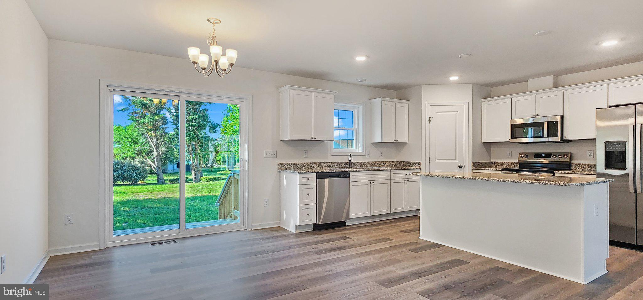 CAPTAIN'S COVE - Residential