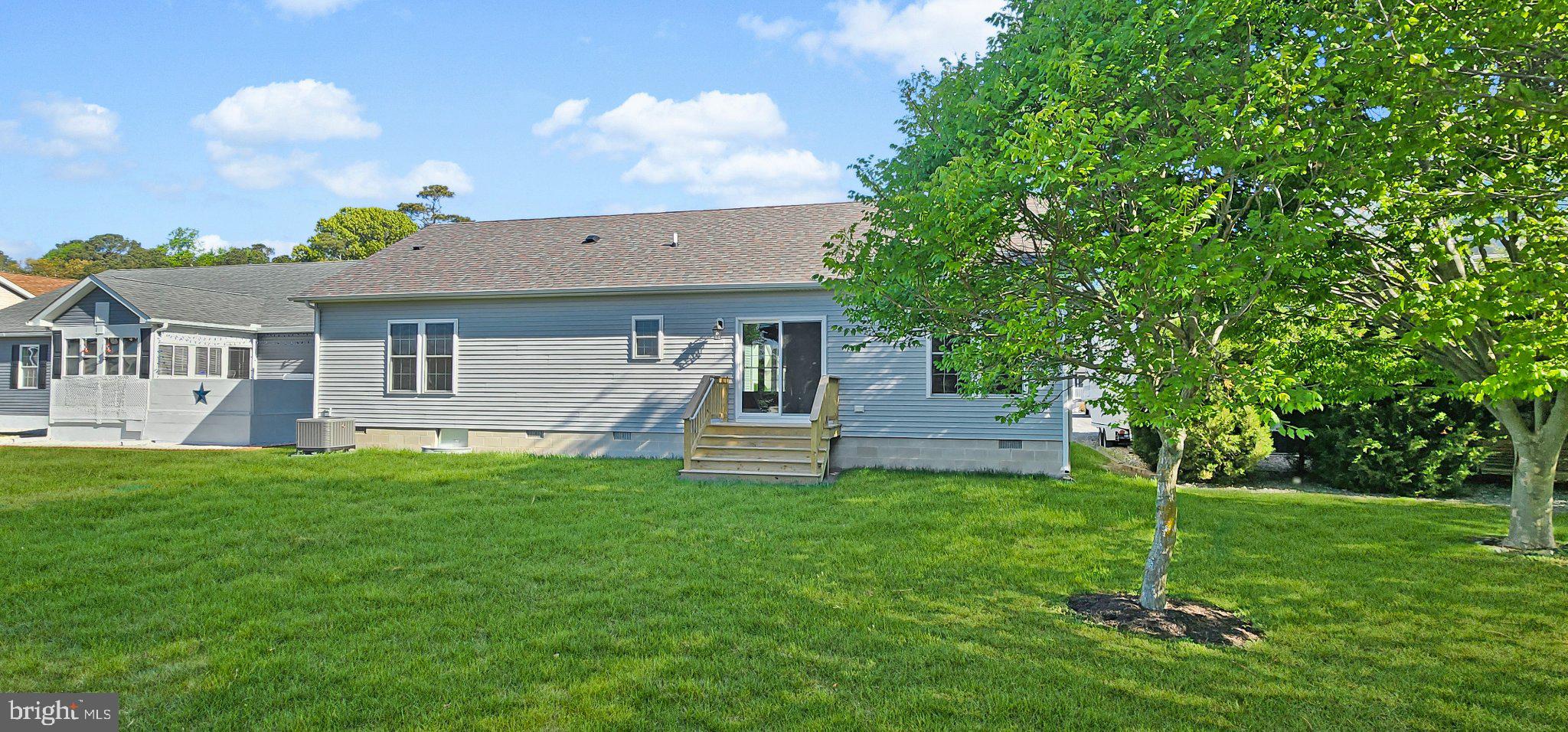 CAPTAIN'S COVE - Residential