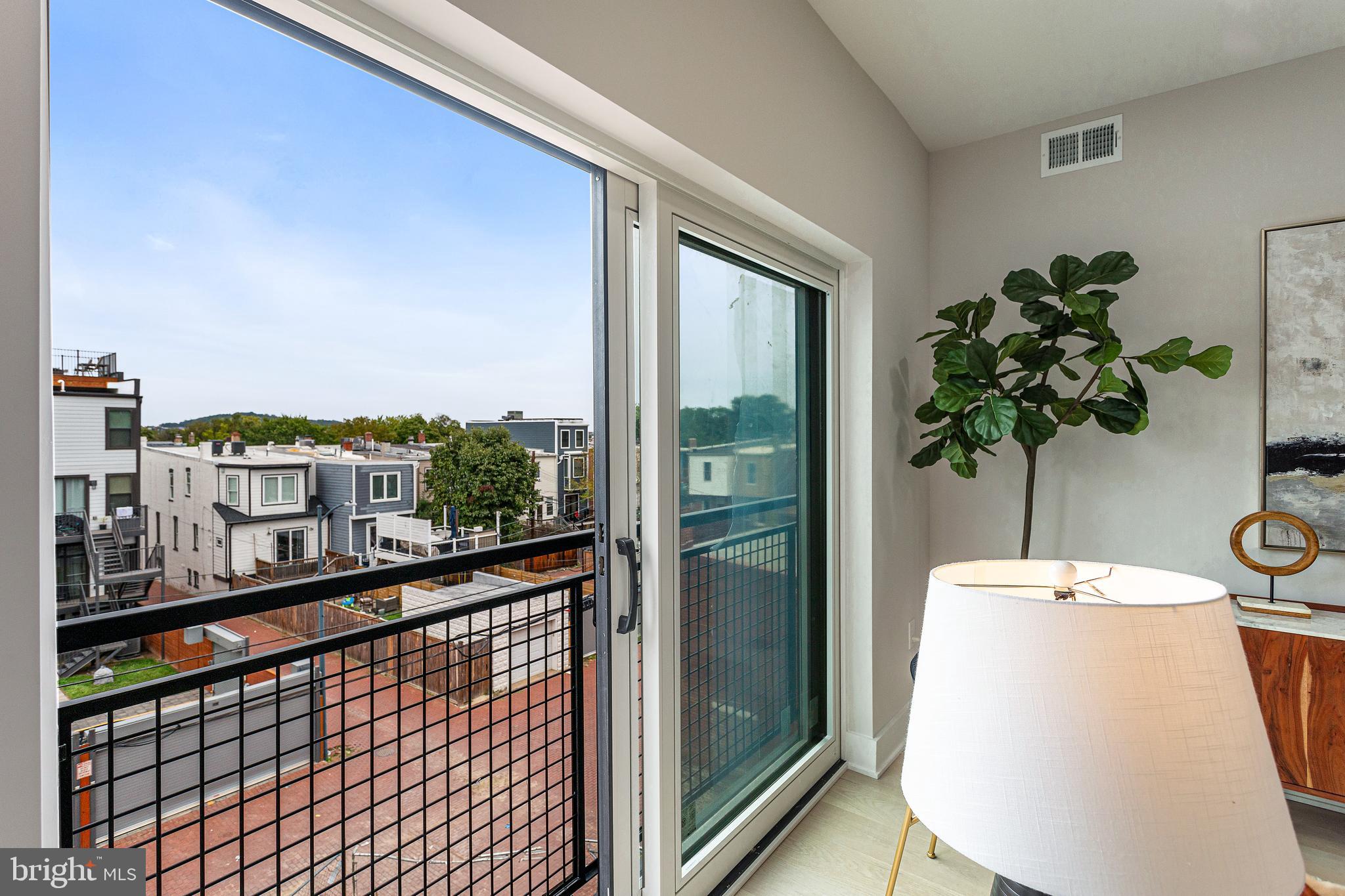 1516 EAST CAPITOL STREET NE 1