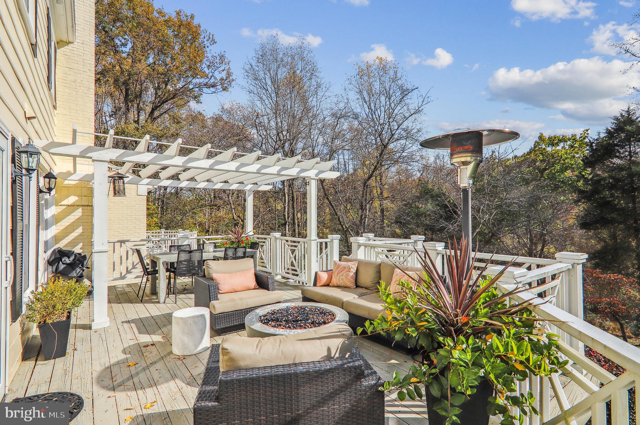 RIVERS EDGE - Residential