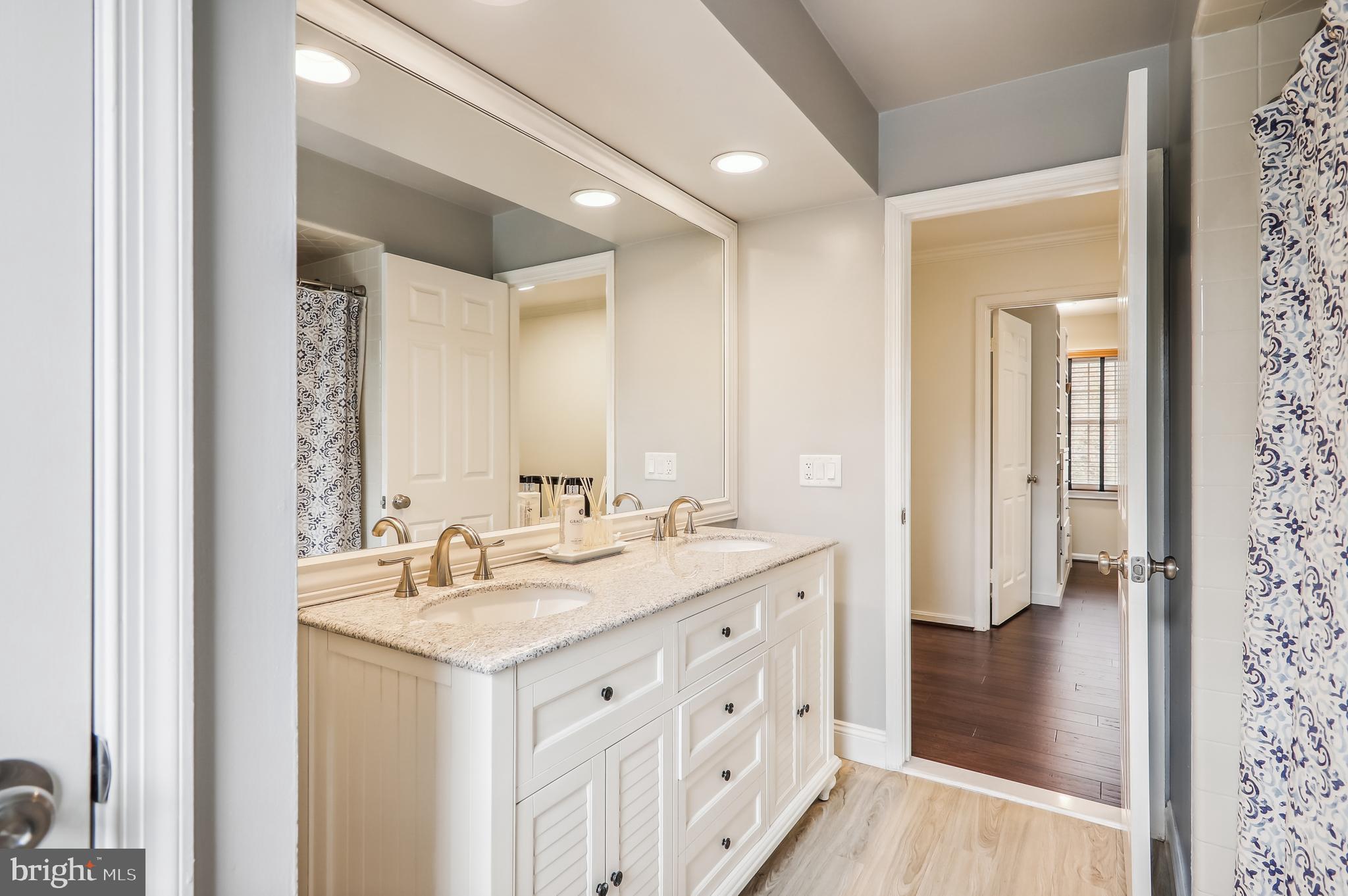 RIVERS EDGE - Residential