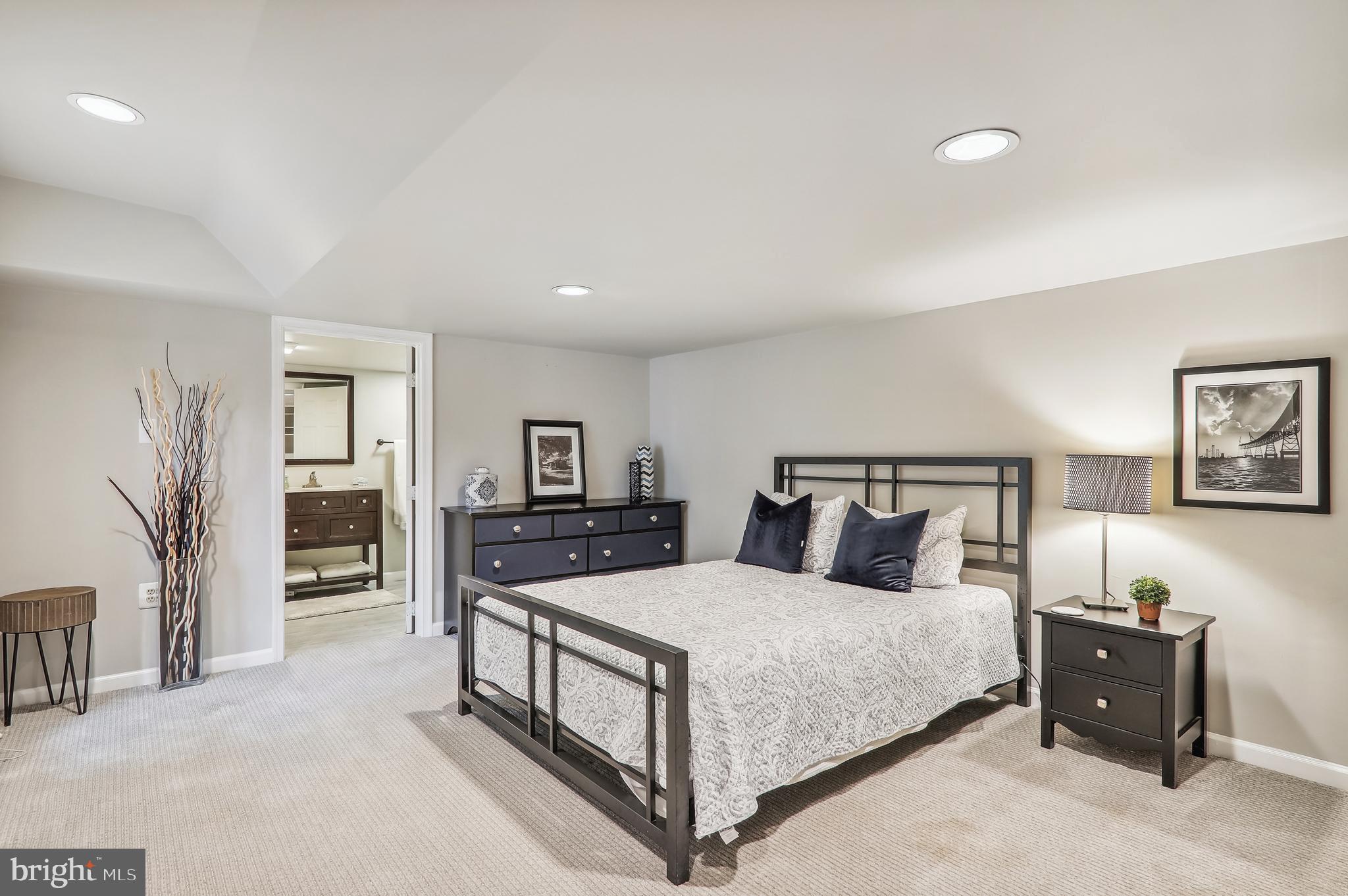 RIVERS EDGE - Residential