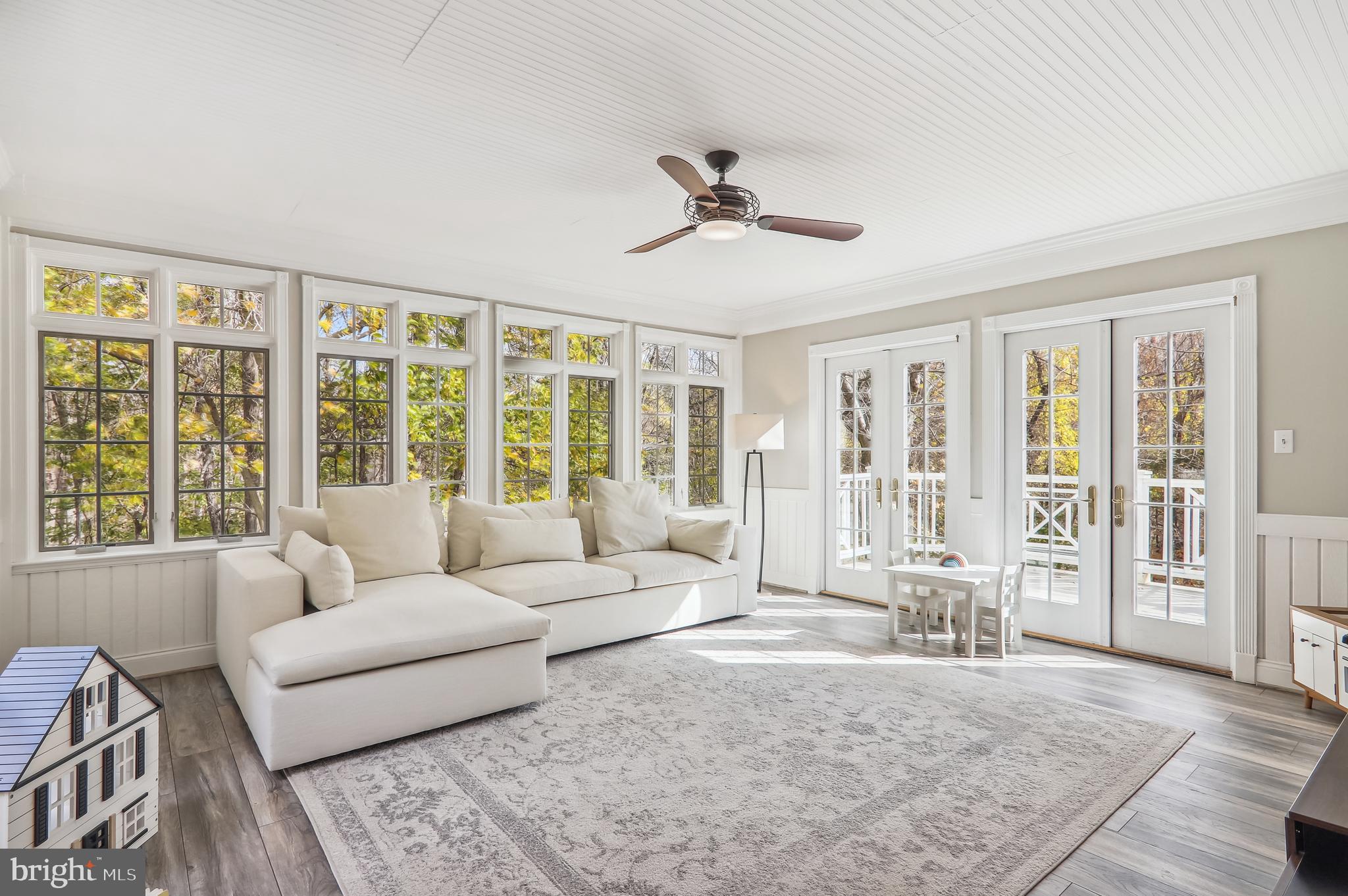 RIVERS EDGE - Residential