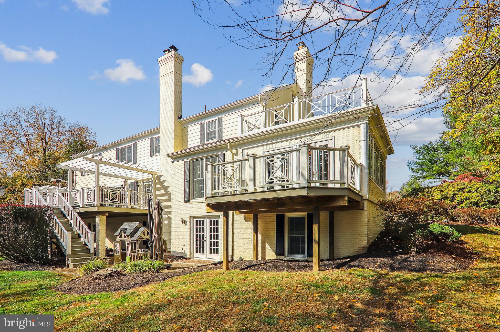 RIVERS EDGE - Residential