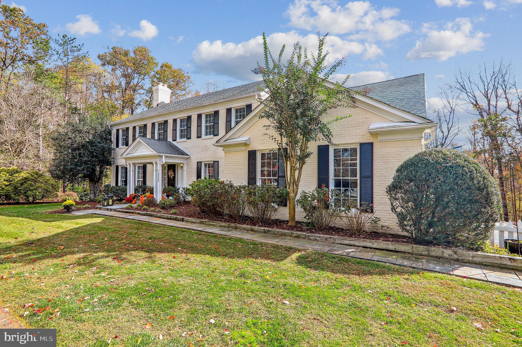 RIVERS EDGE - Residential