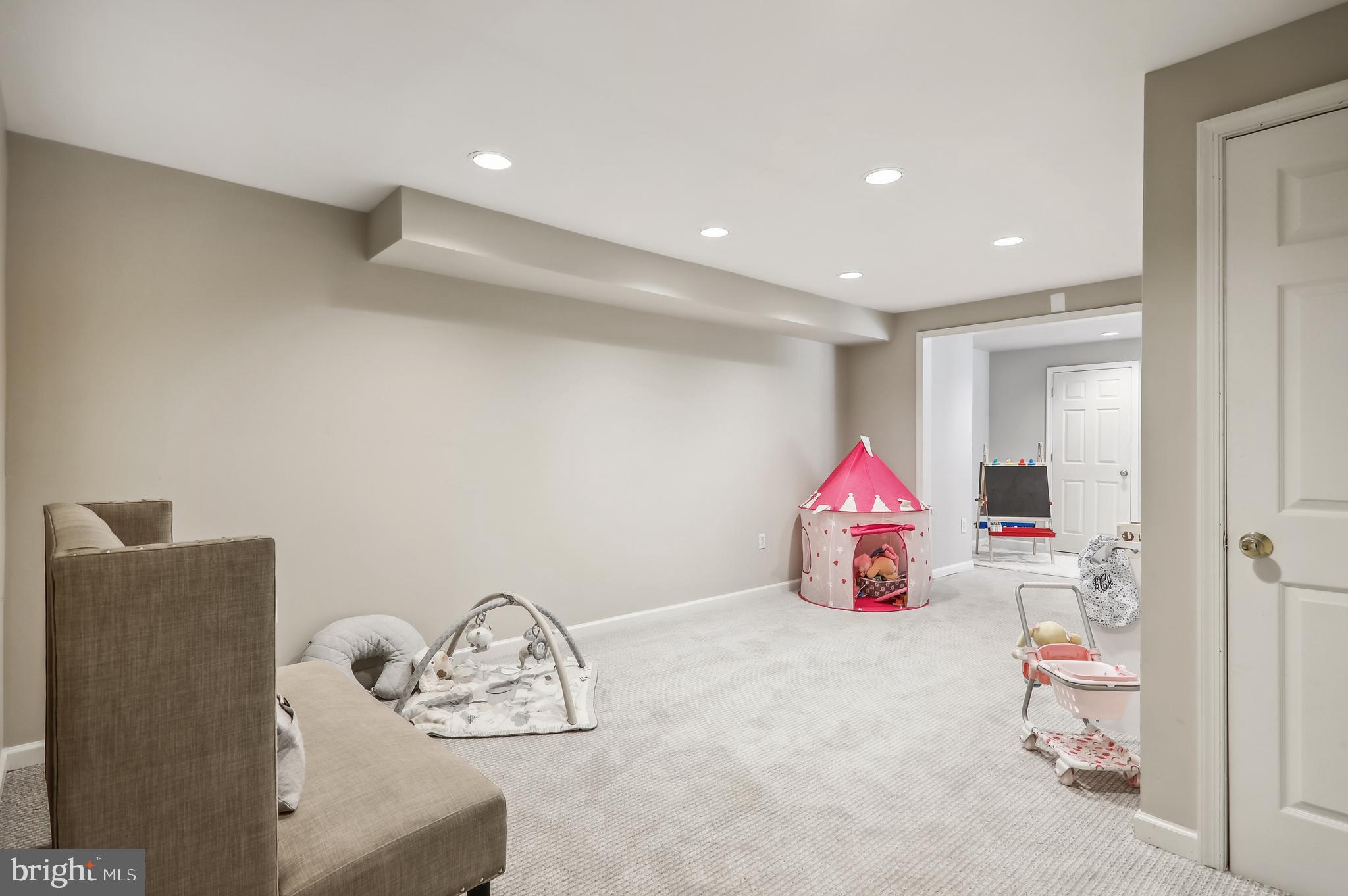 RIVERS EDGE - Residential