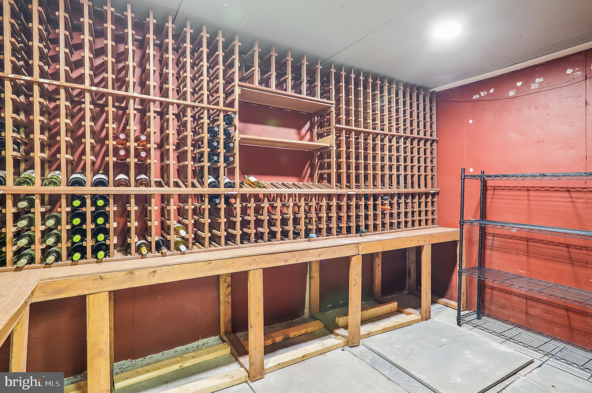 RIVERS EDGE - Residential