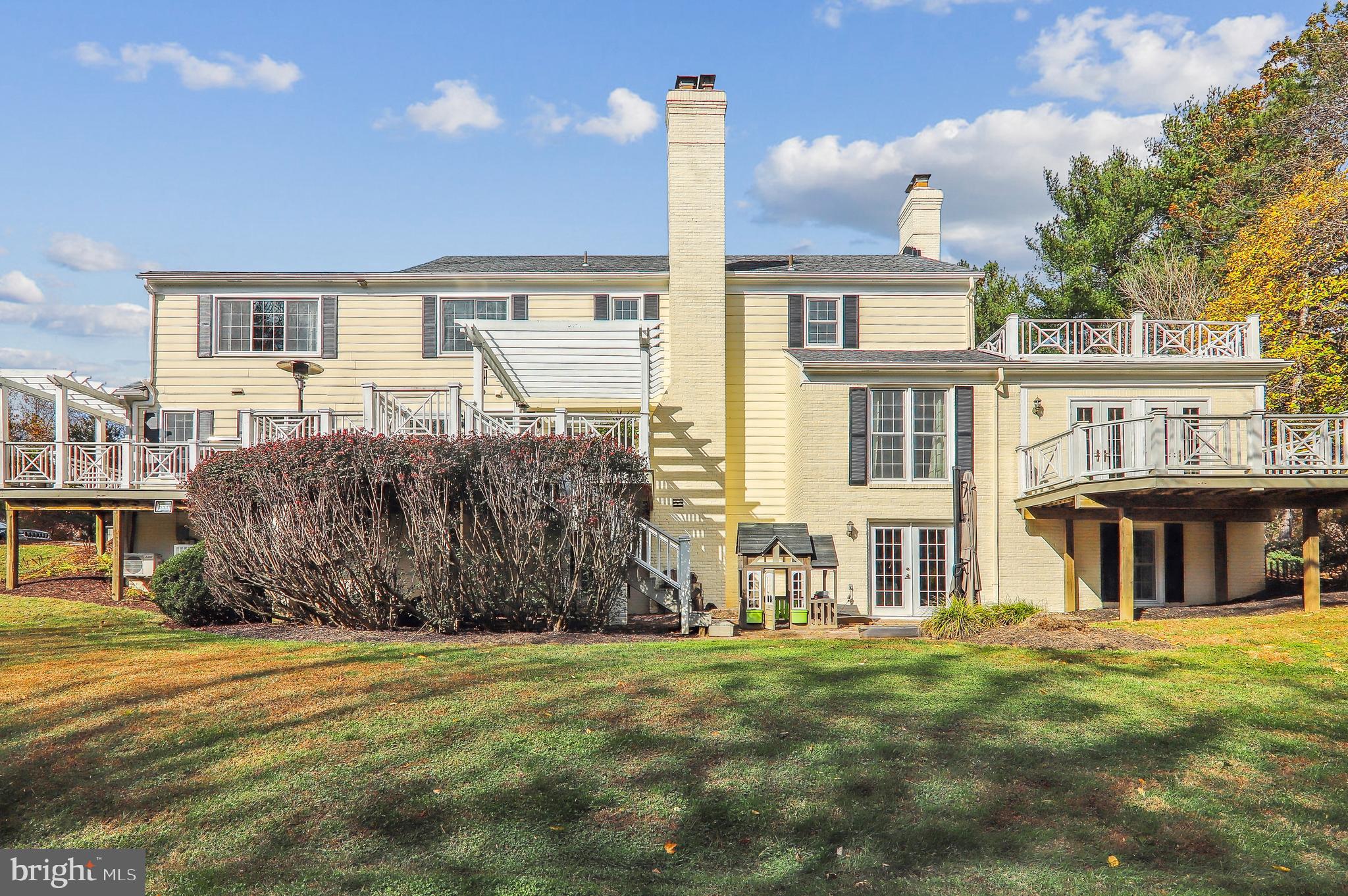 RIVERS EDGE - Residential