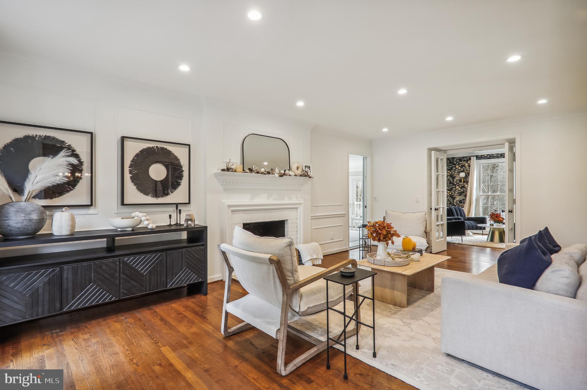 RIVERS EDGE - Residential