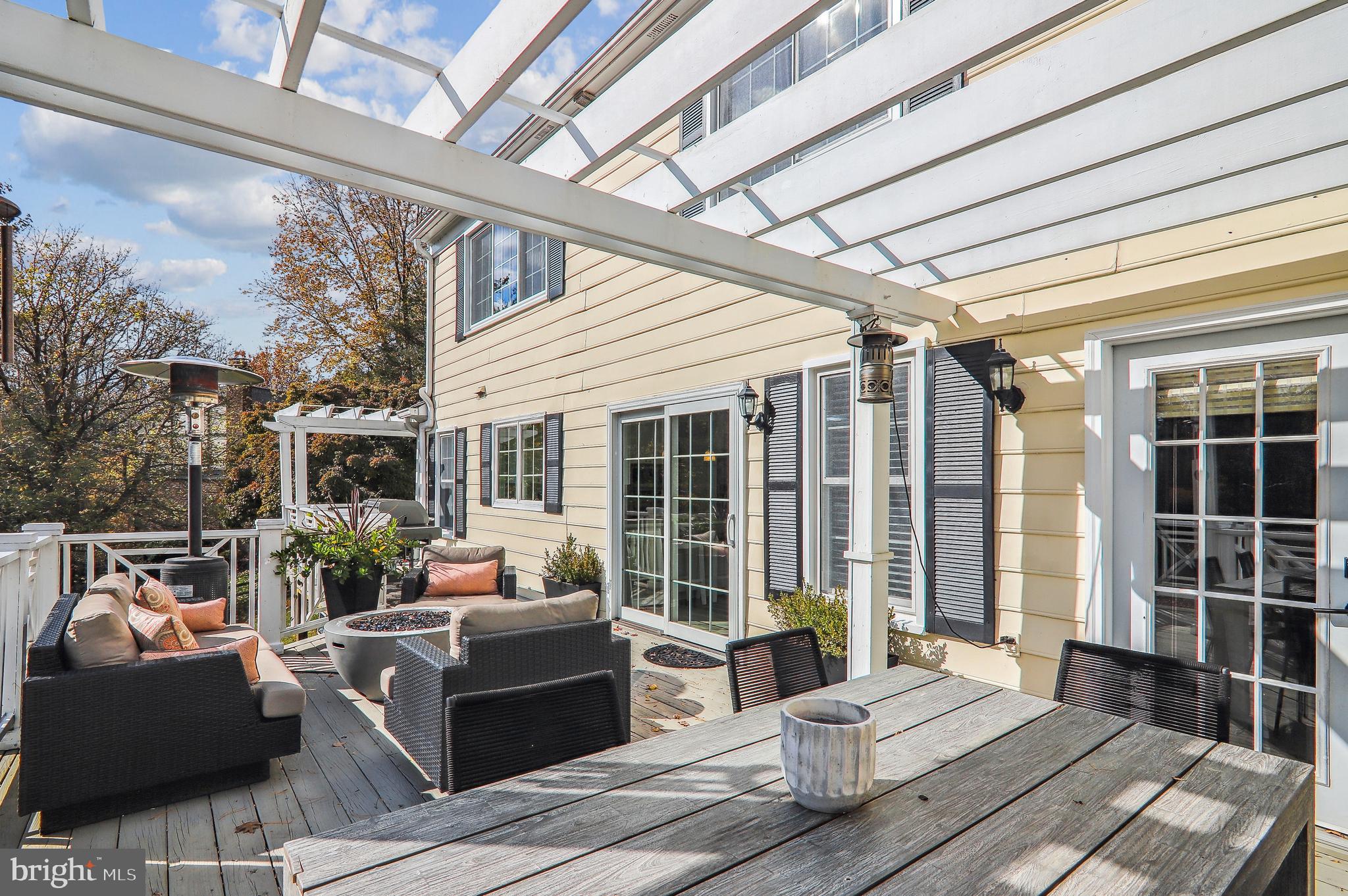 RIVERS EDGE - Residential