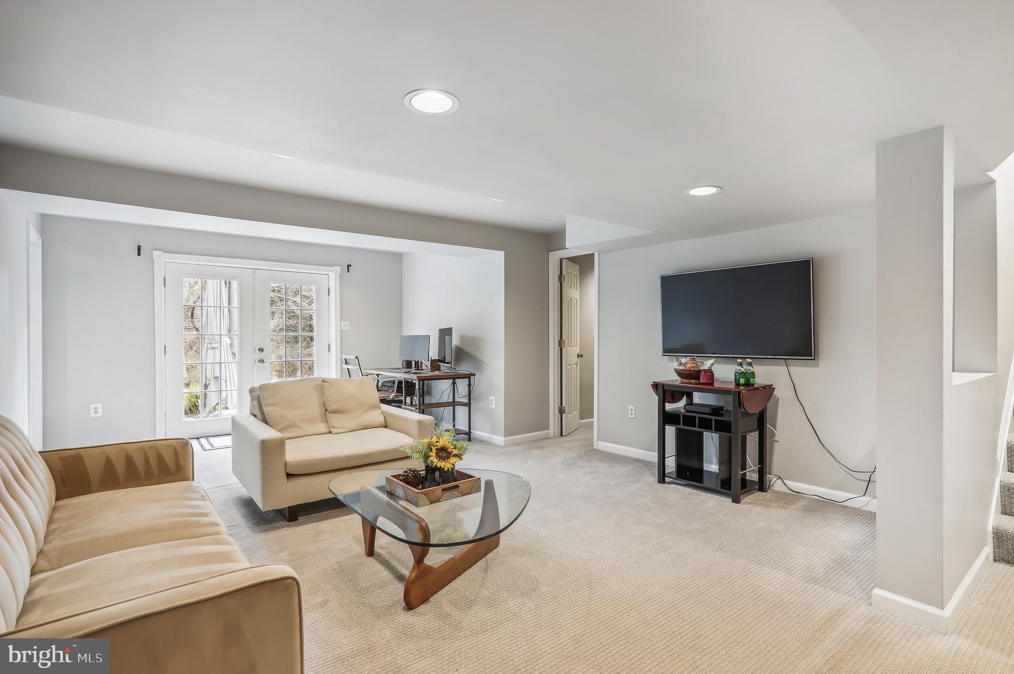 RIVERS EDGE - Residential