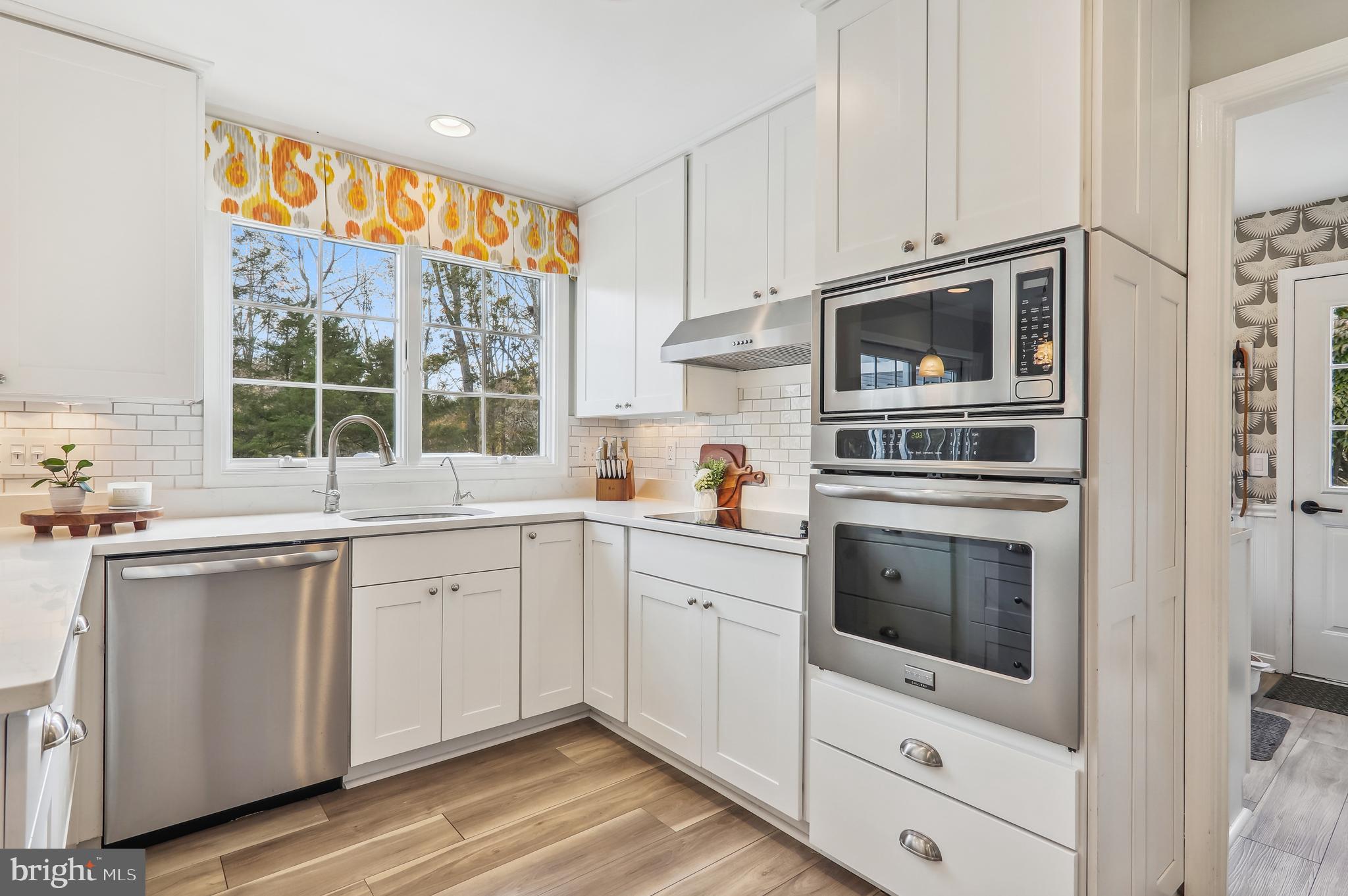 RIVERS EDGE - Residential