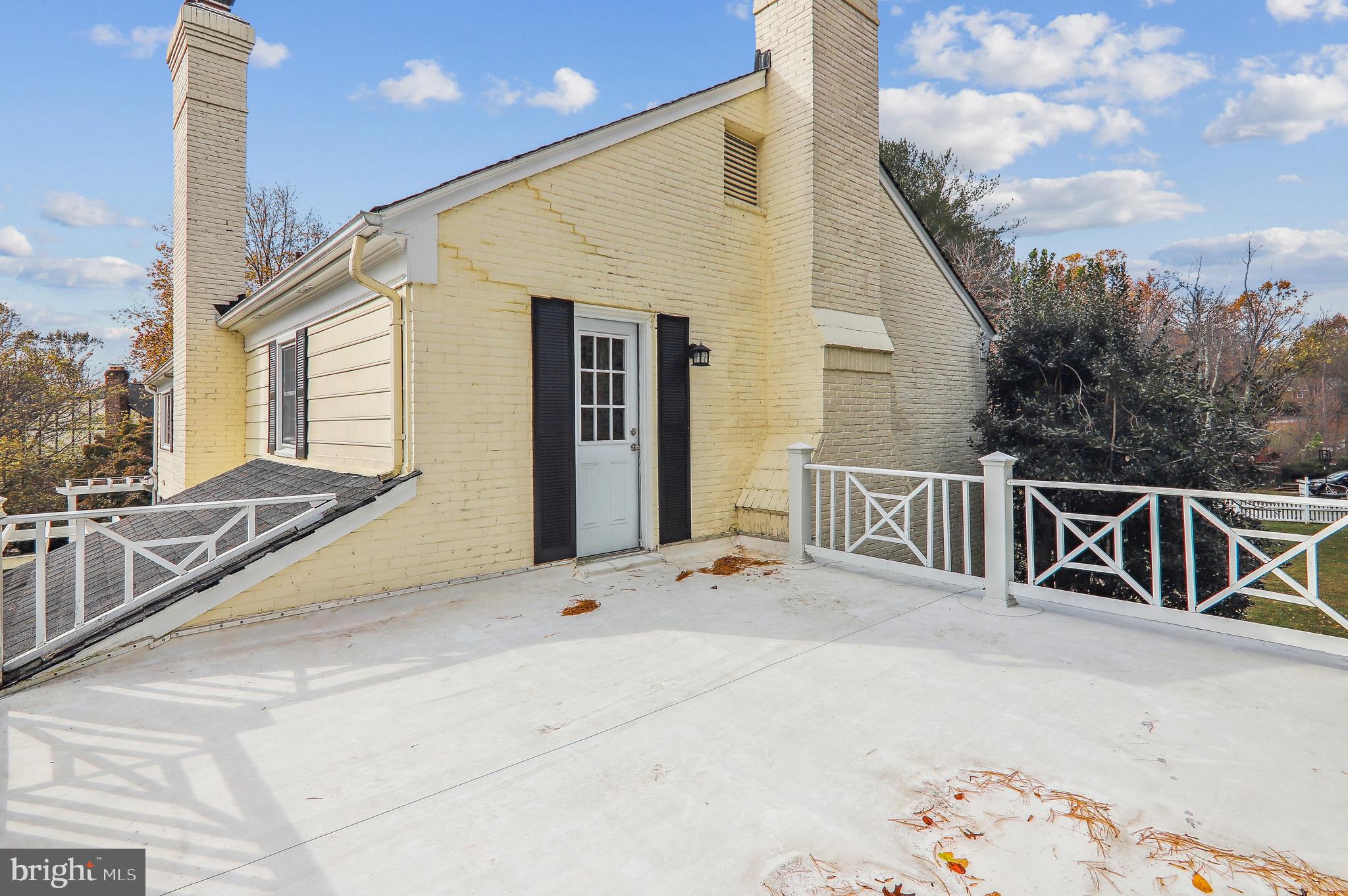 RIVERS EDGE - Residential