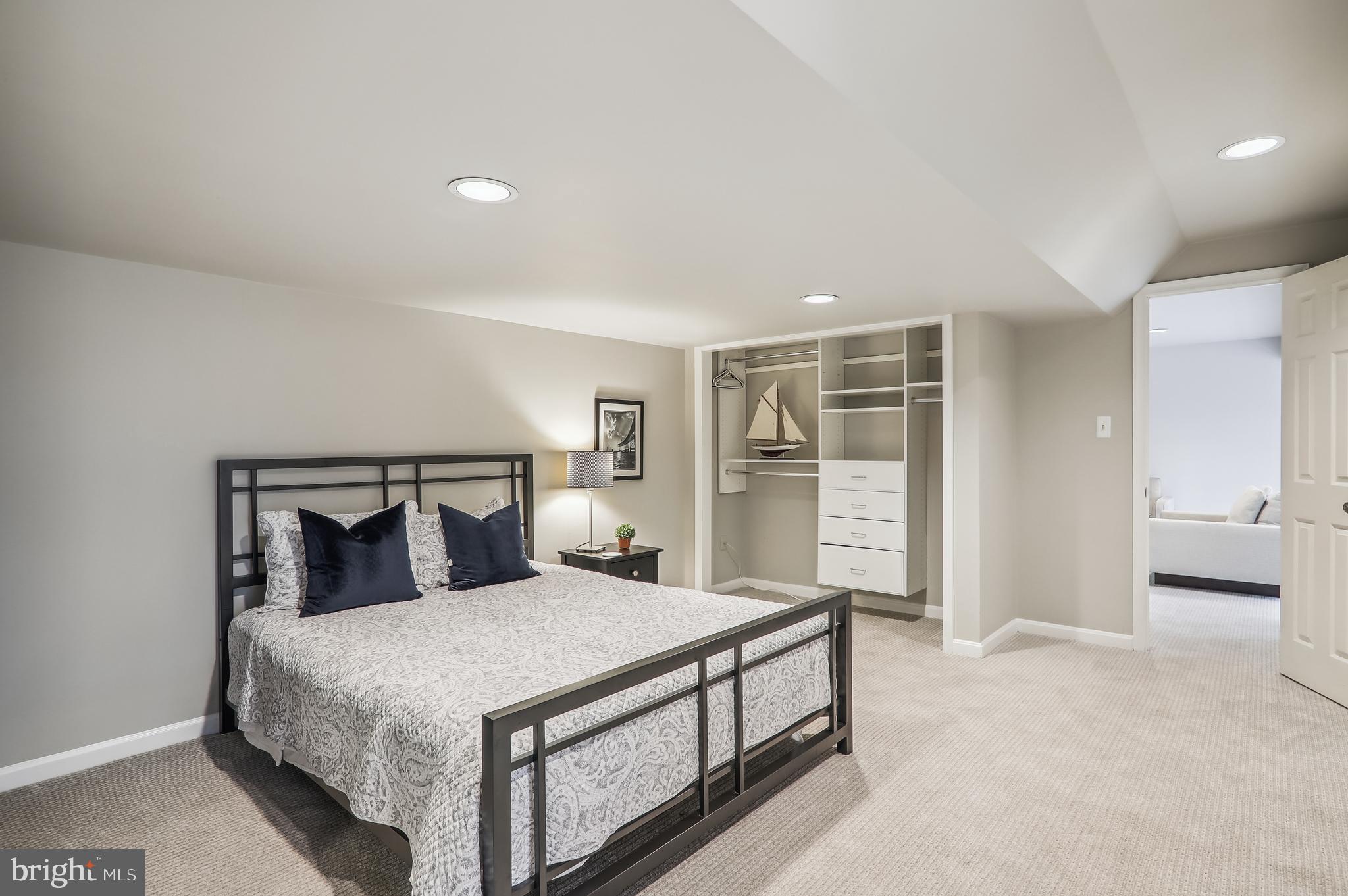 RIVERS EDGE - Residential