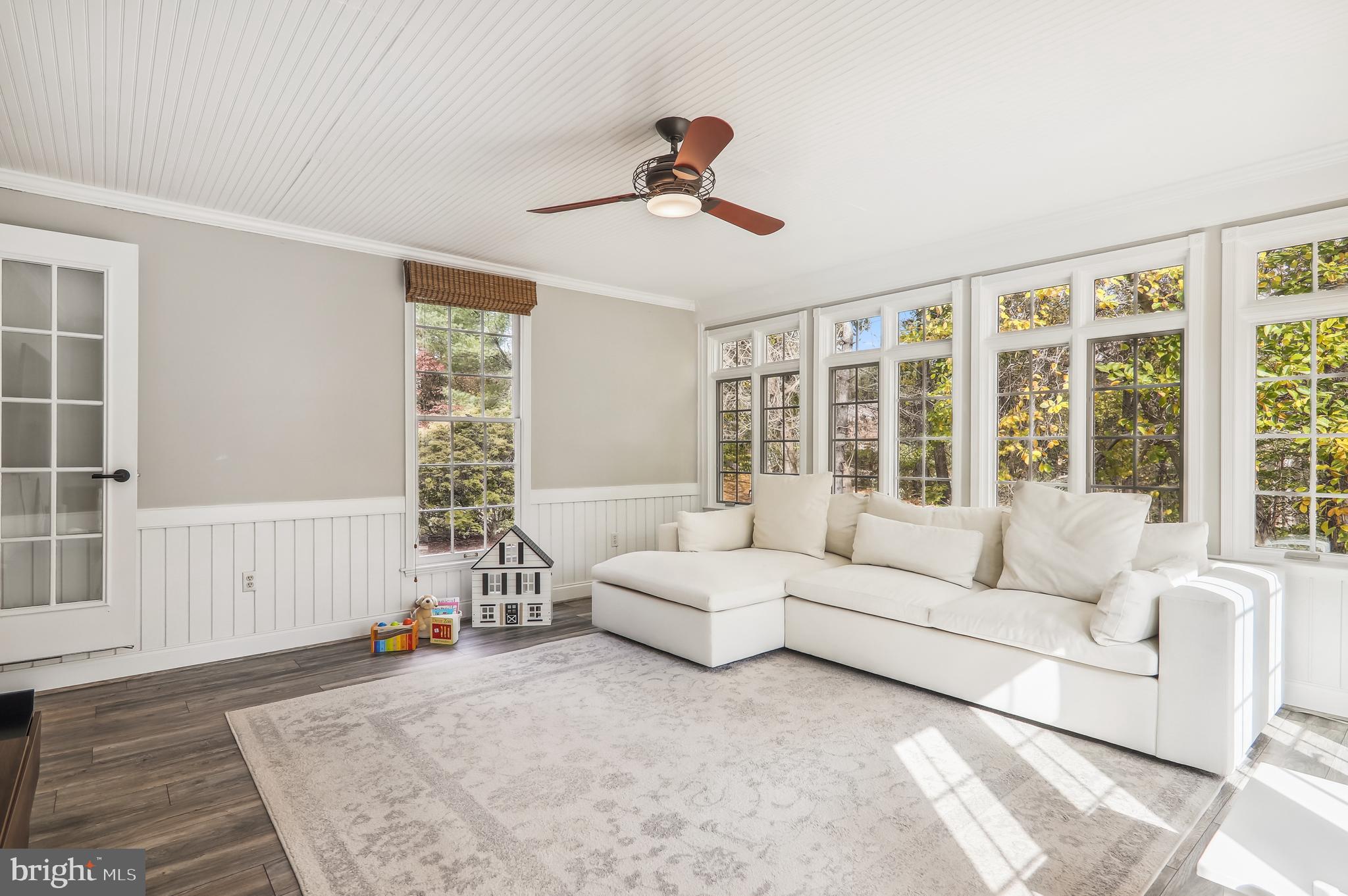 RIVERS EDGE - Residential