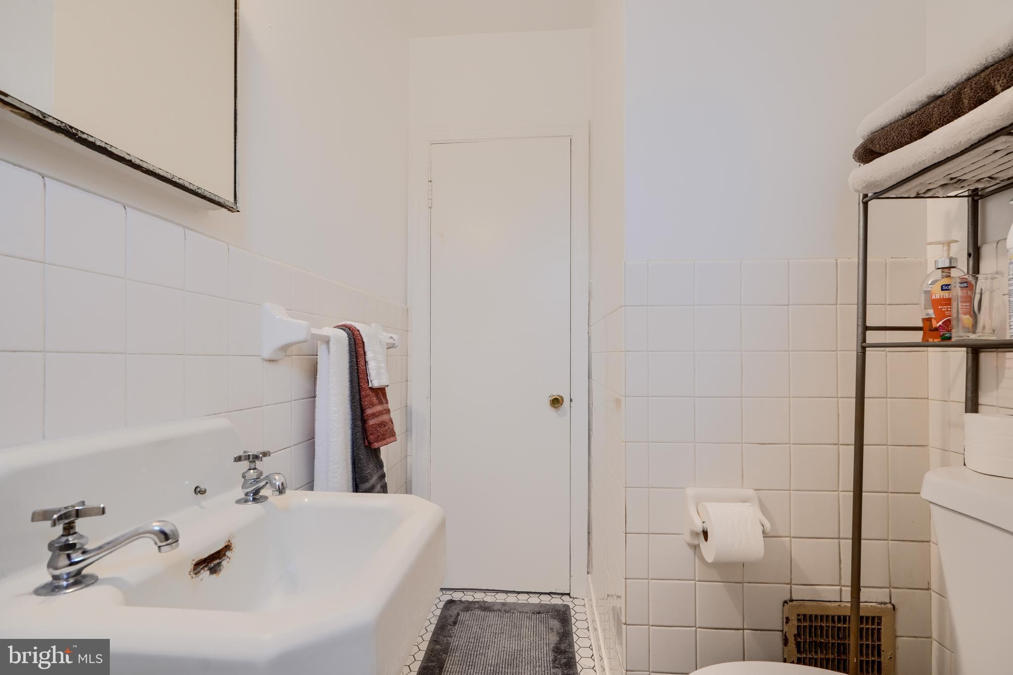 LYNCH POINT - Residential