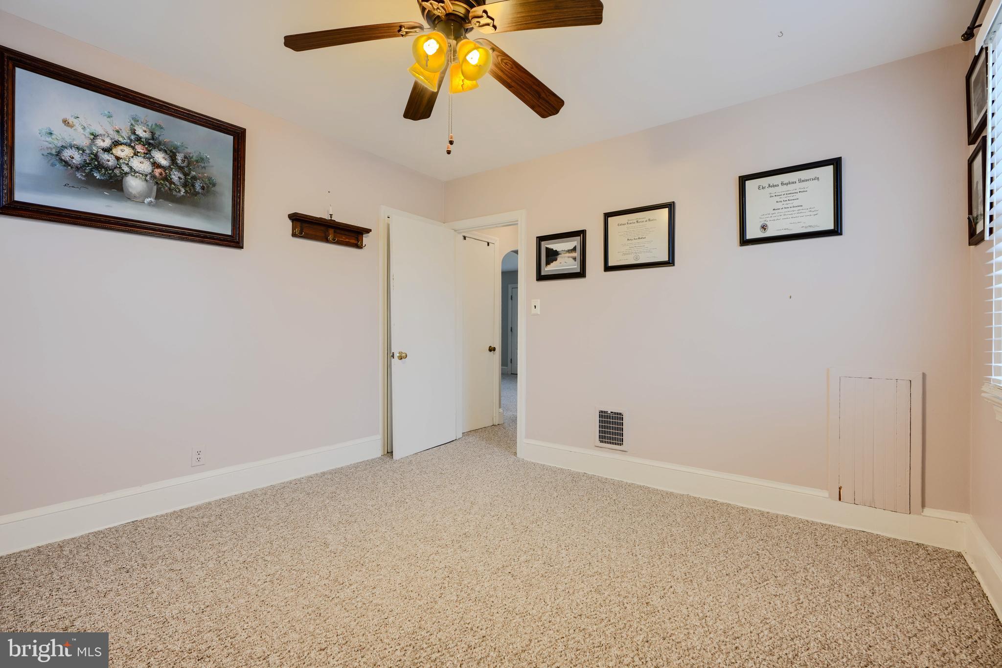 LYNCH POINT - Residential