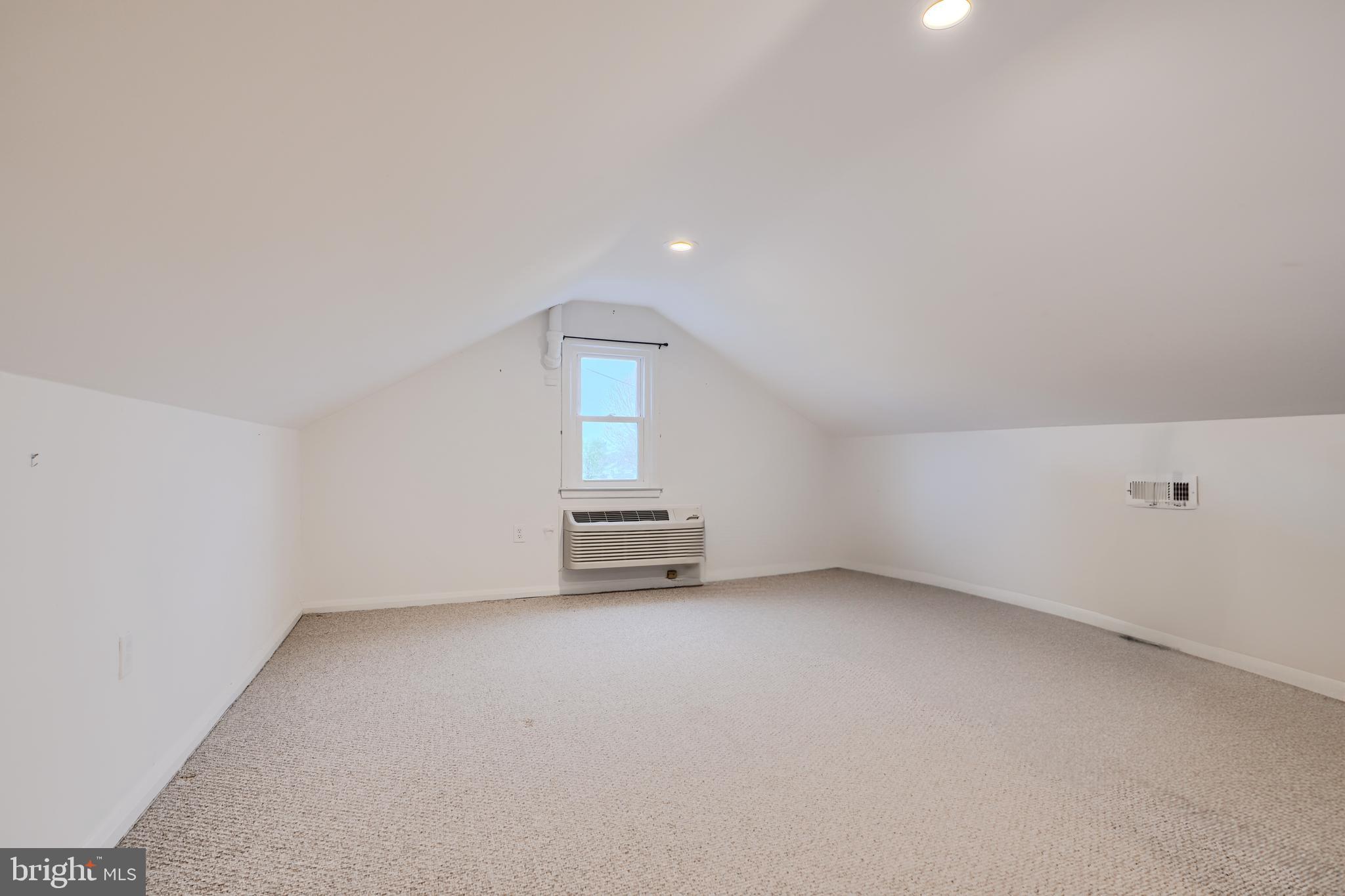 LYNCH POINT - Residential