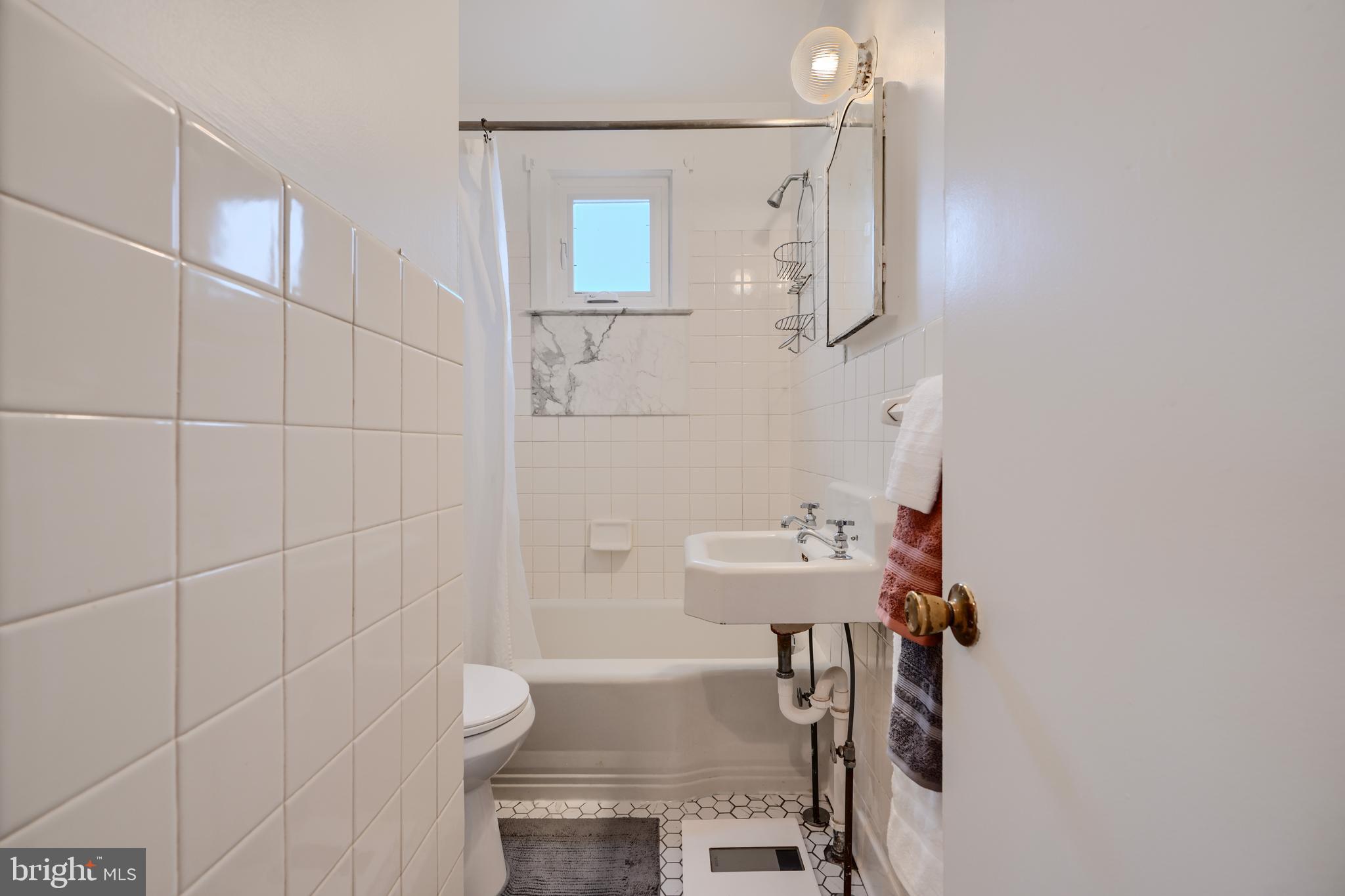 LYNCH POINT - Residential