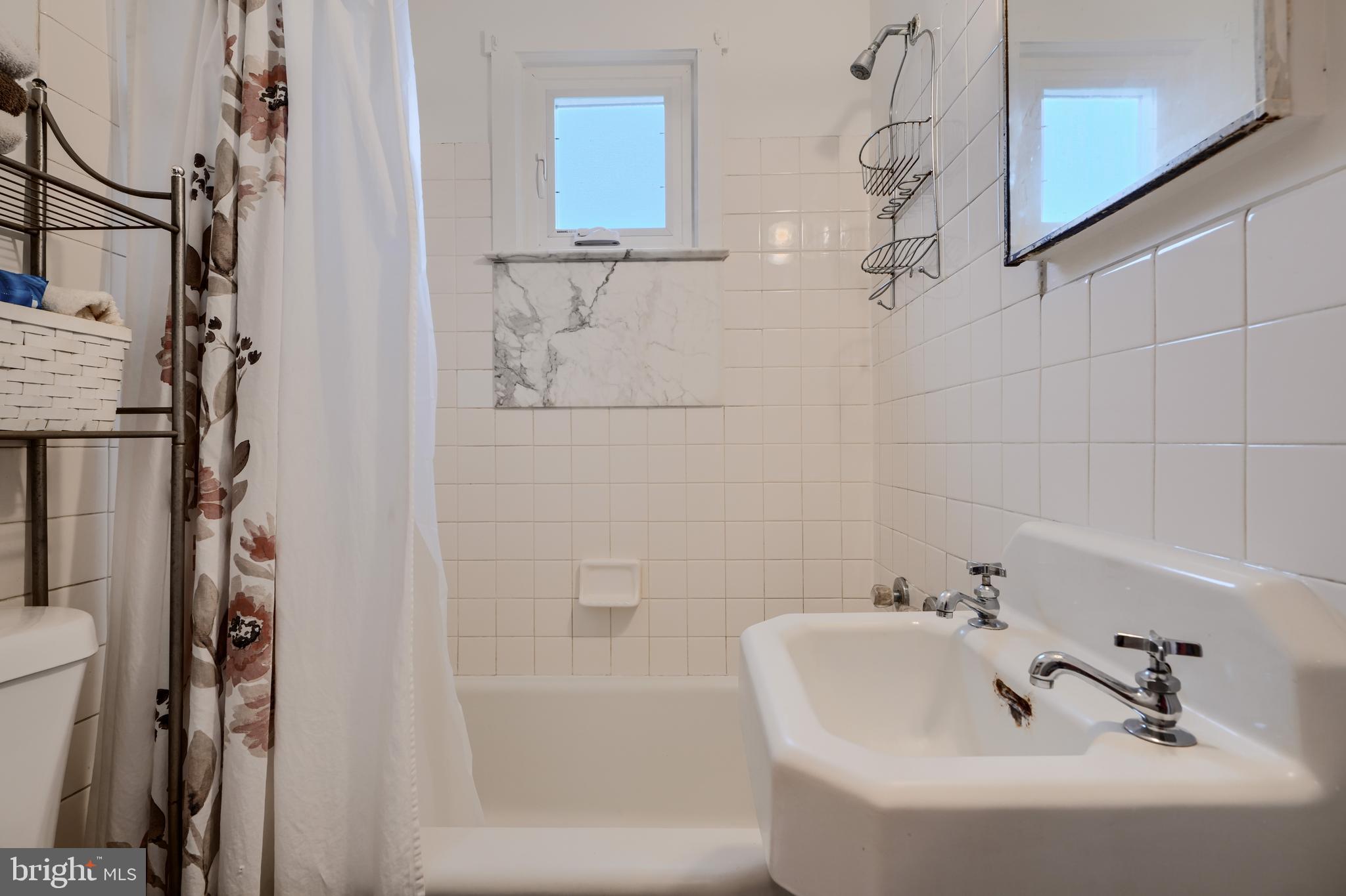 LYNCH POINT - Residential