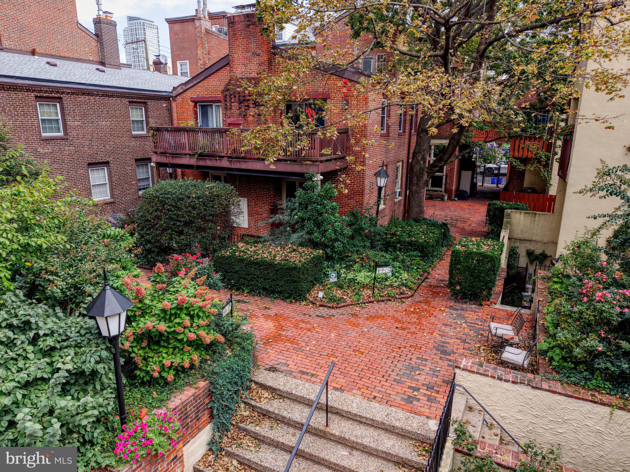 1104 LOMBARD STREET