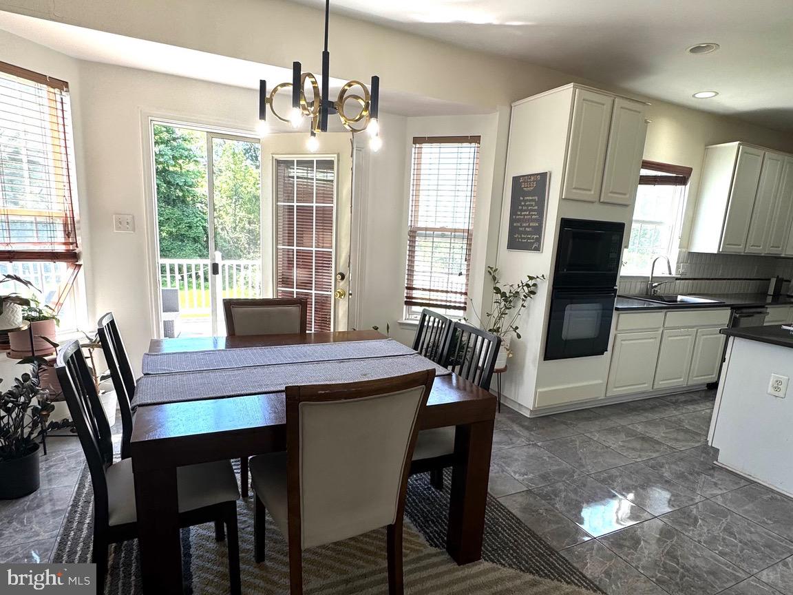 LAKEVIEW - Residential Lease