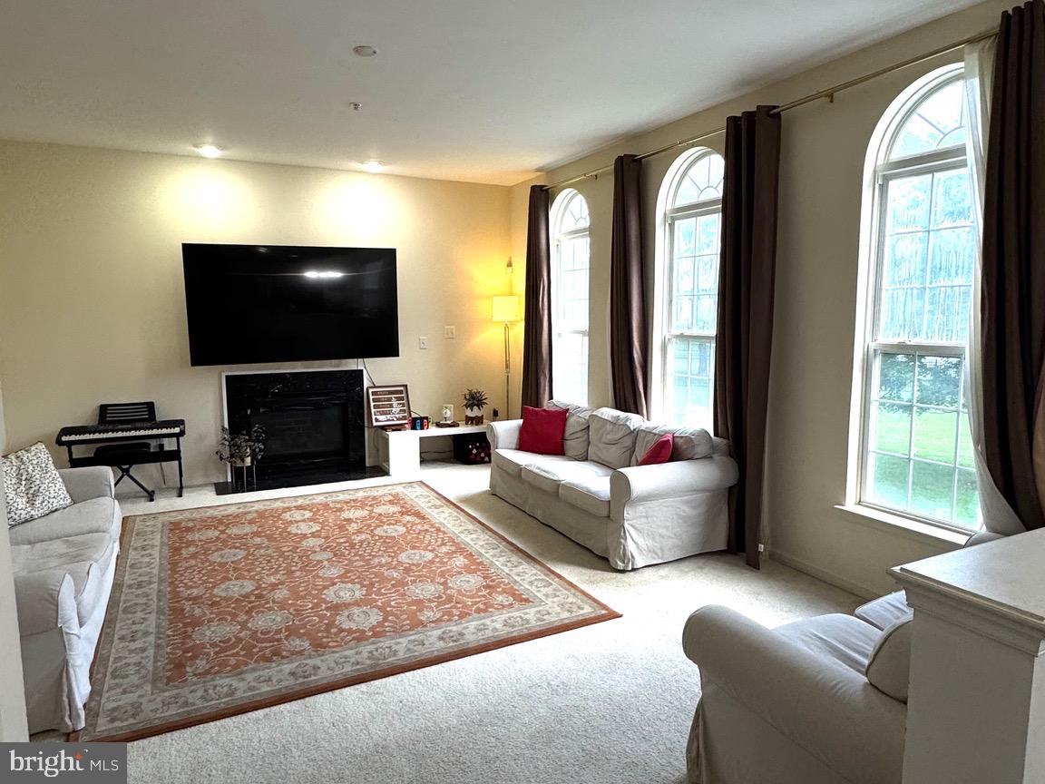 LAKEVIEW - Residential Lease