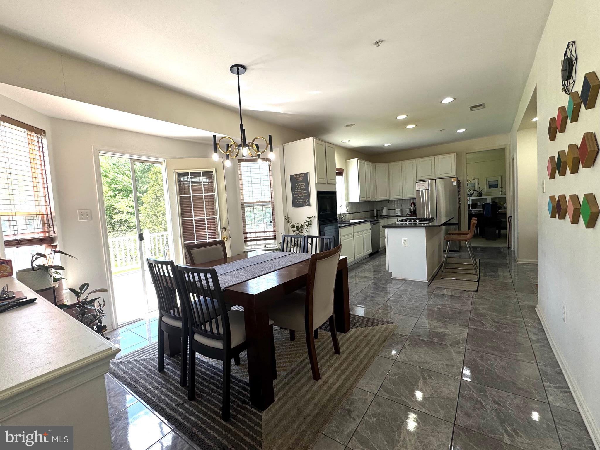 LAKEVIEW - Residential Lease