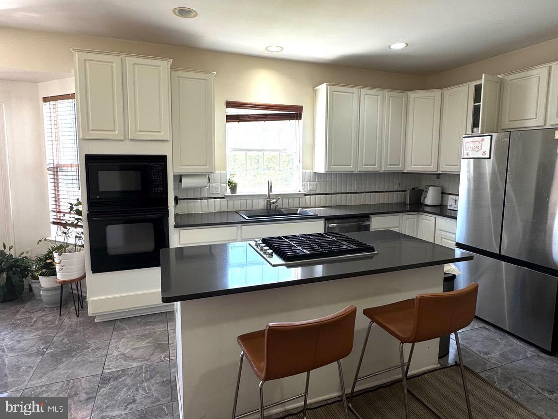 LAKEVIEW - Residential Lease