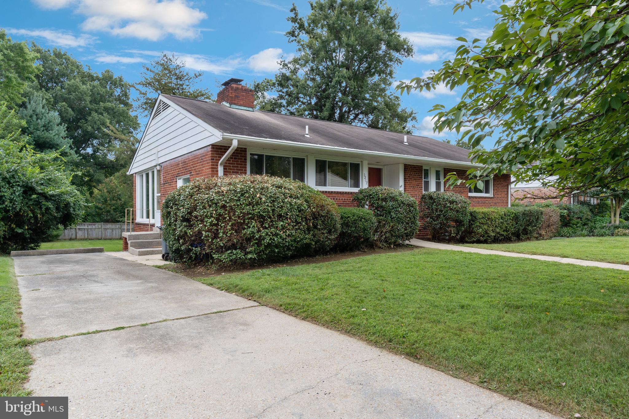 WILDWOOD MANOR - Residential