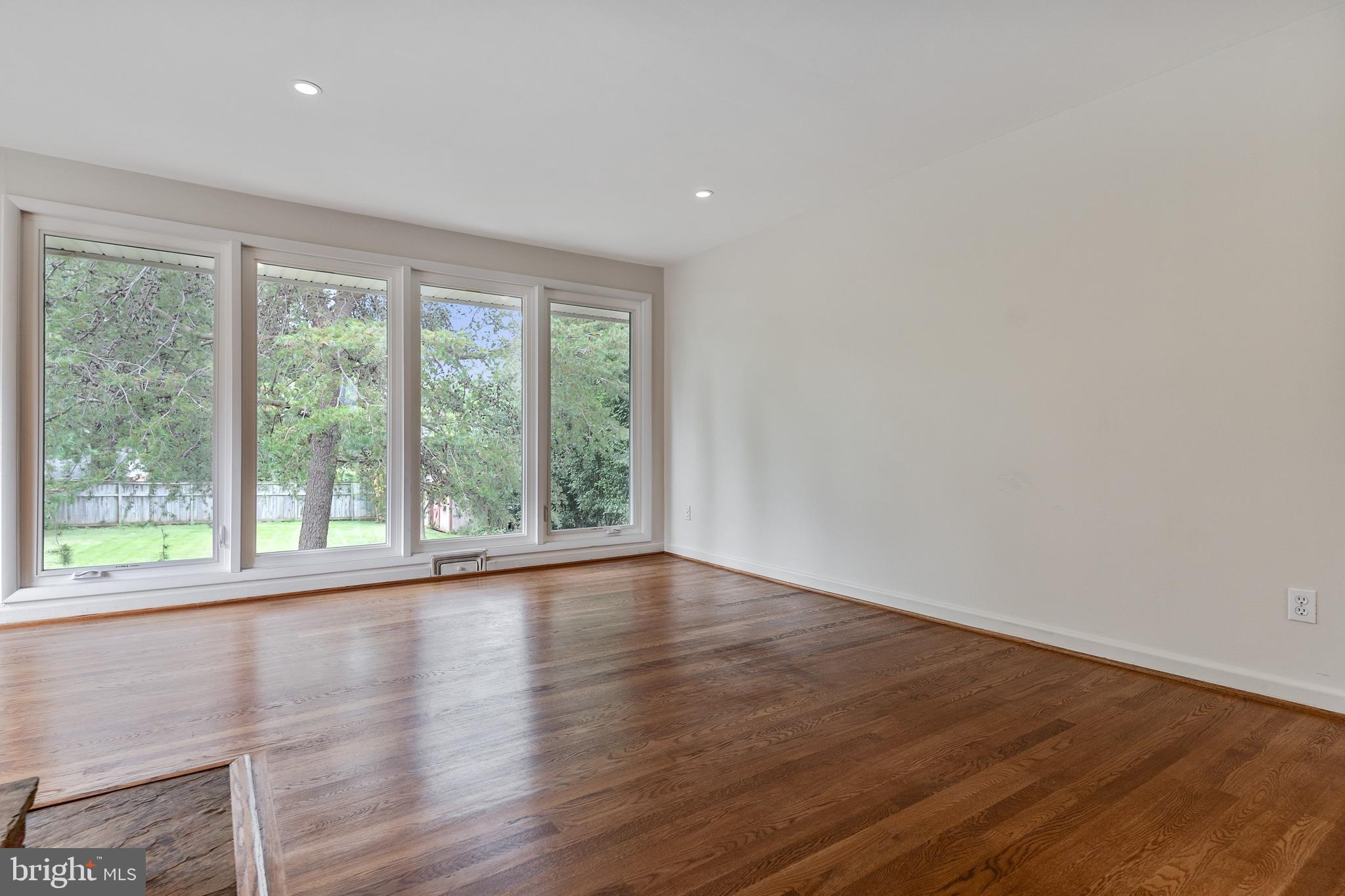 WILDWOOD MANOR - Residential