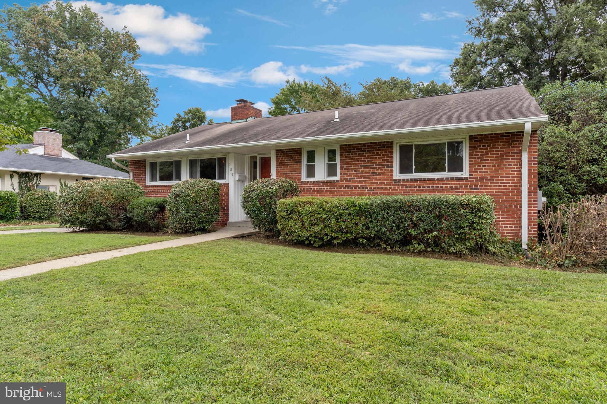 WILDWOOD MANOR - Residential