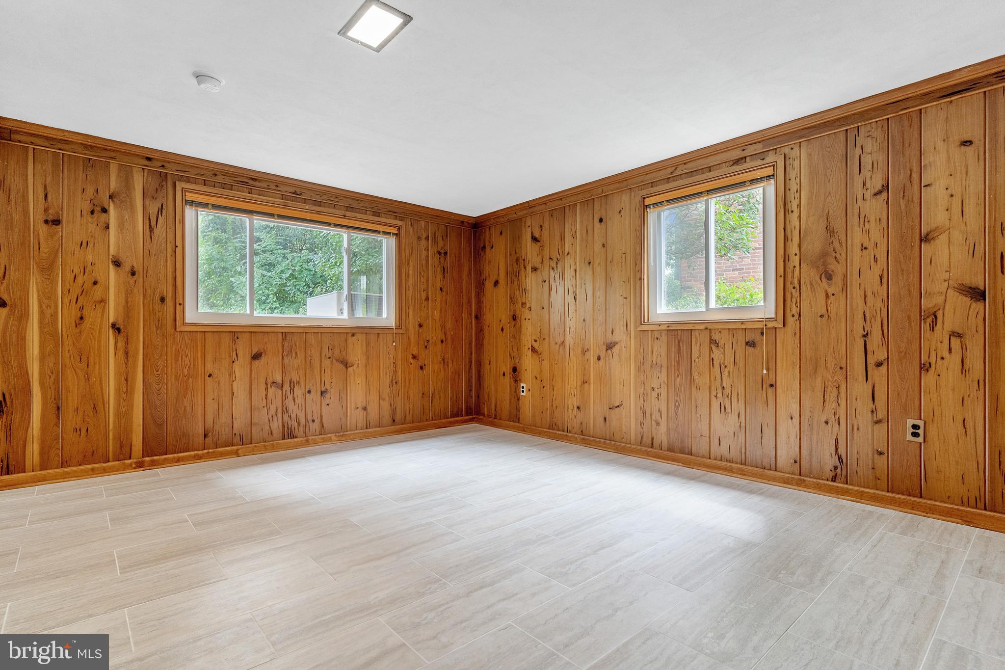 WILDWOOD MANOR - Residential