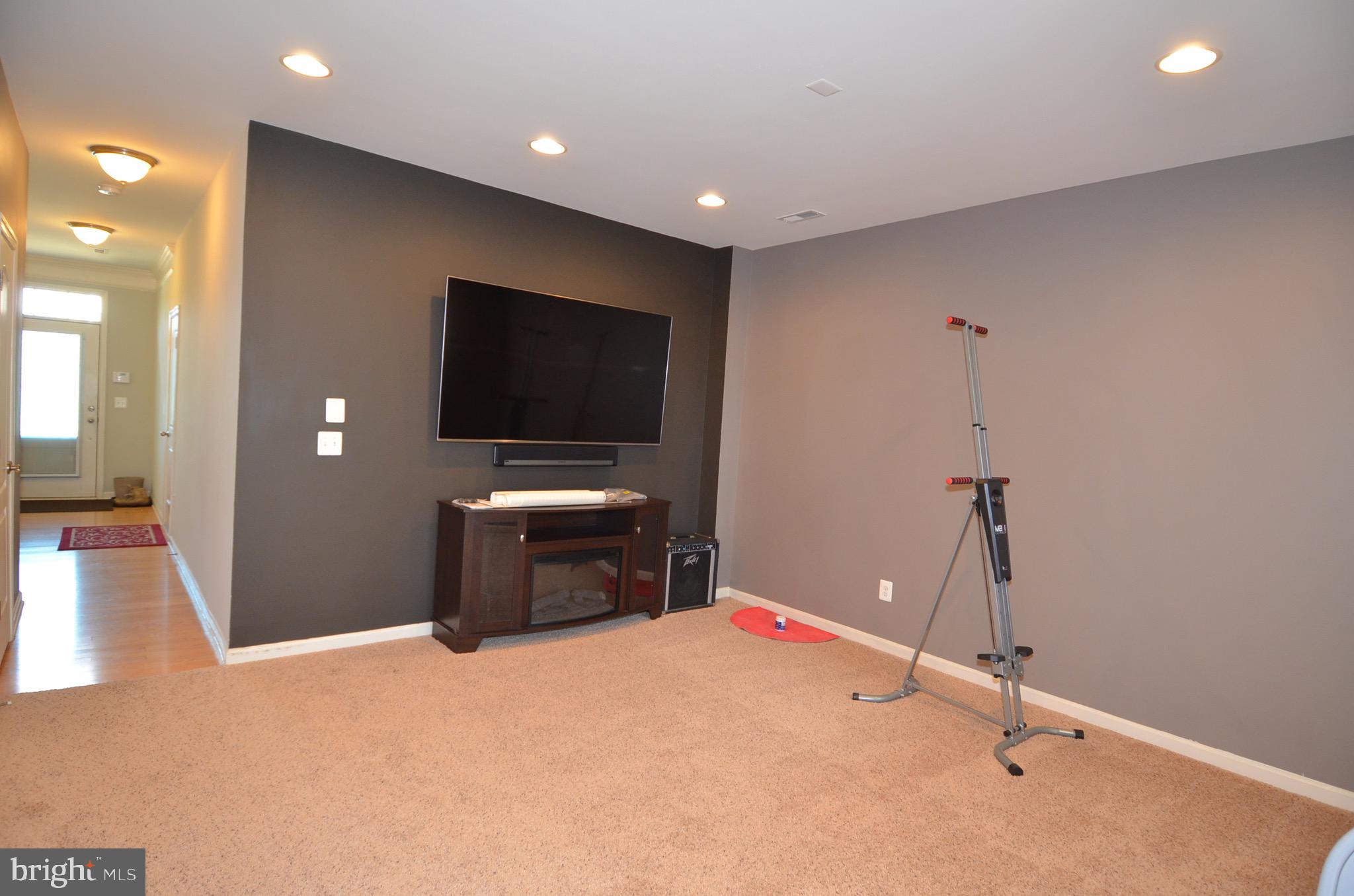 COLONIAL FORGE - Residential Lease